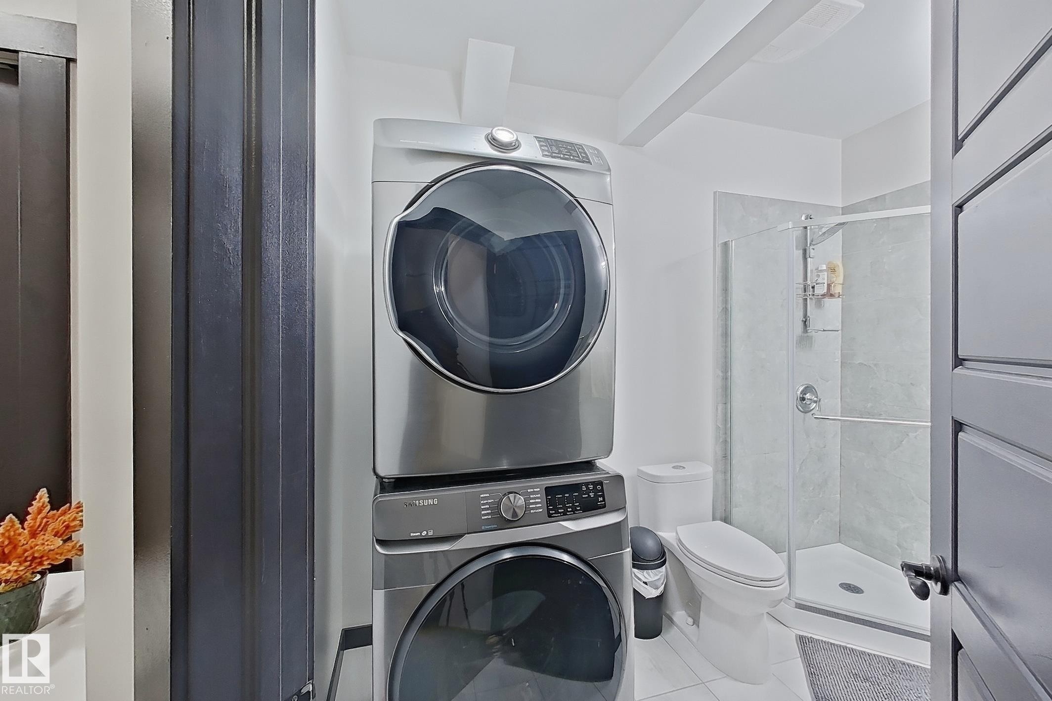 3215 22 Avenue, Edmonton, AB - Indoor Photo Showing Laundry Room