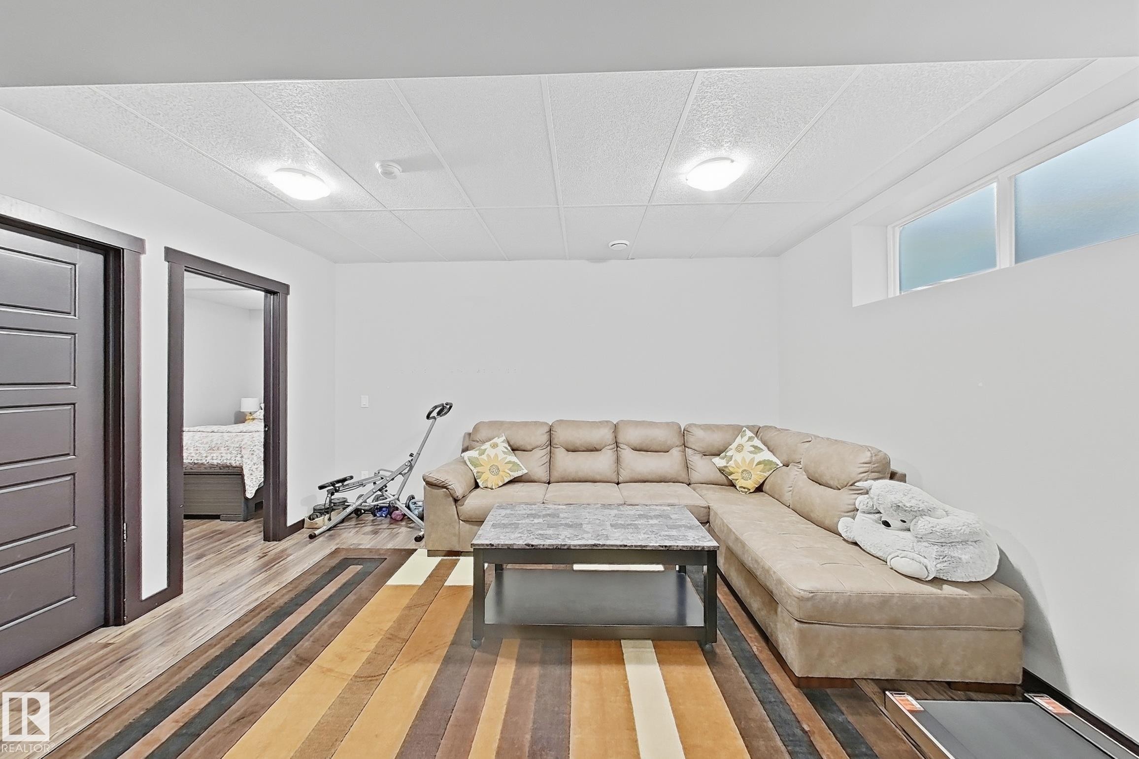 3215 22 Avenue, Edmonton, AB - Indoor