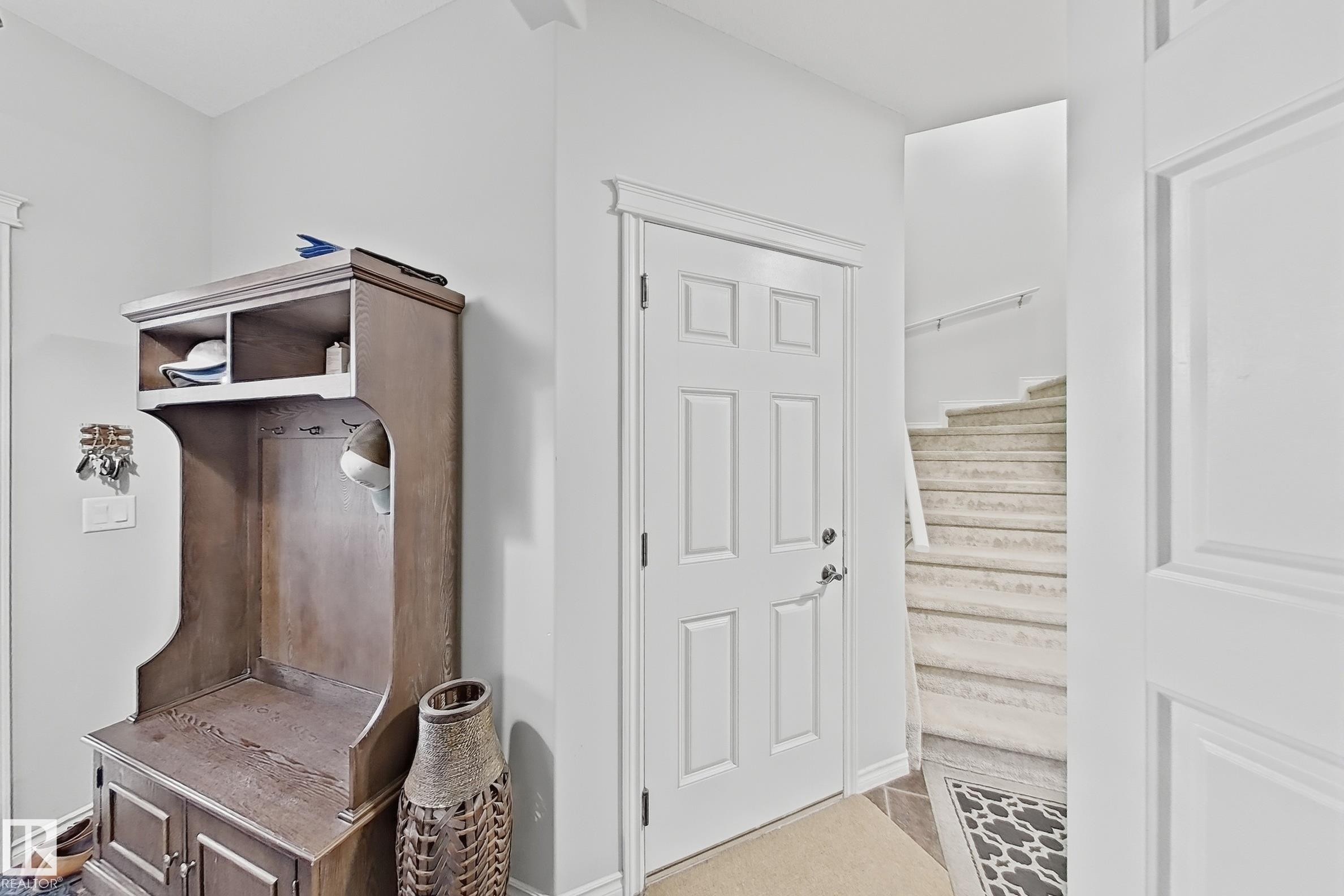 3215 22 Avenue, Edmonton, AB - Indoor Photo Showing Other Room