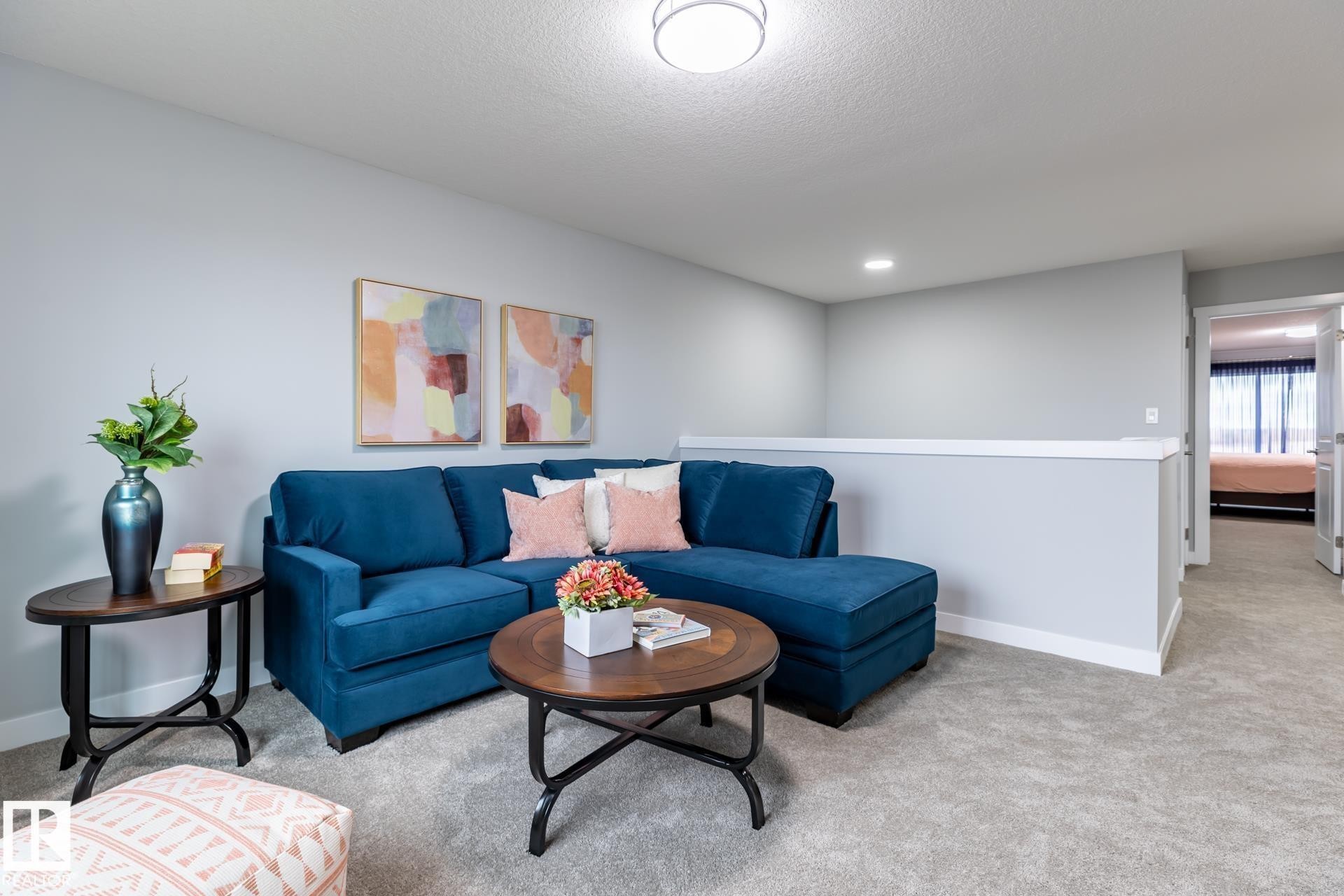 17820 70 Street, Edmonton, AB - Indoor Photo Showing Living Room