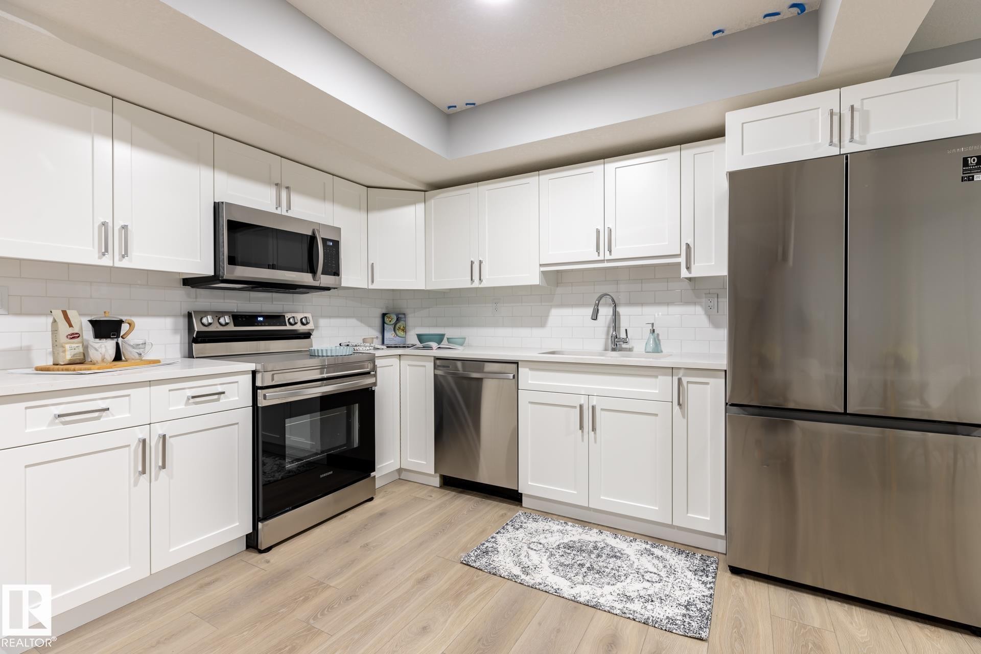 17820 70 Street, Edmonton, AB - Indoor Photo Showing Kitchen