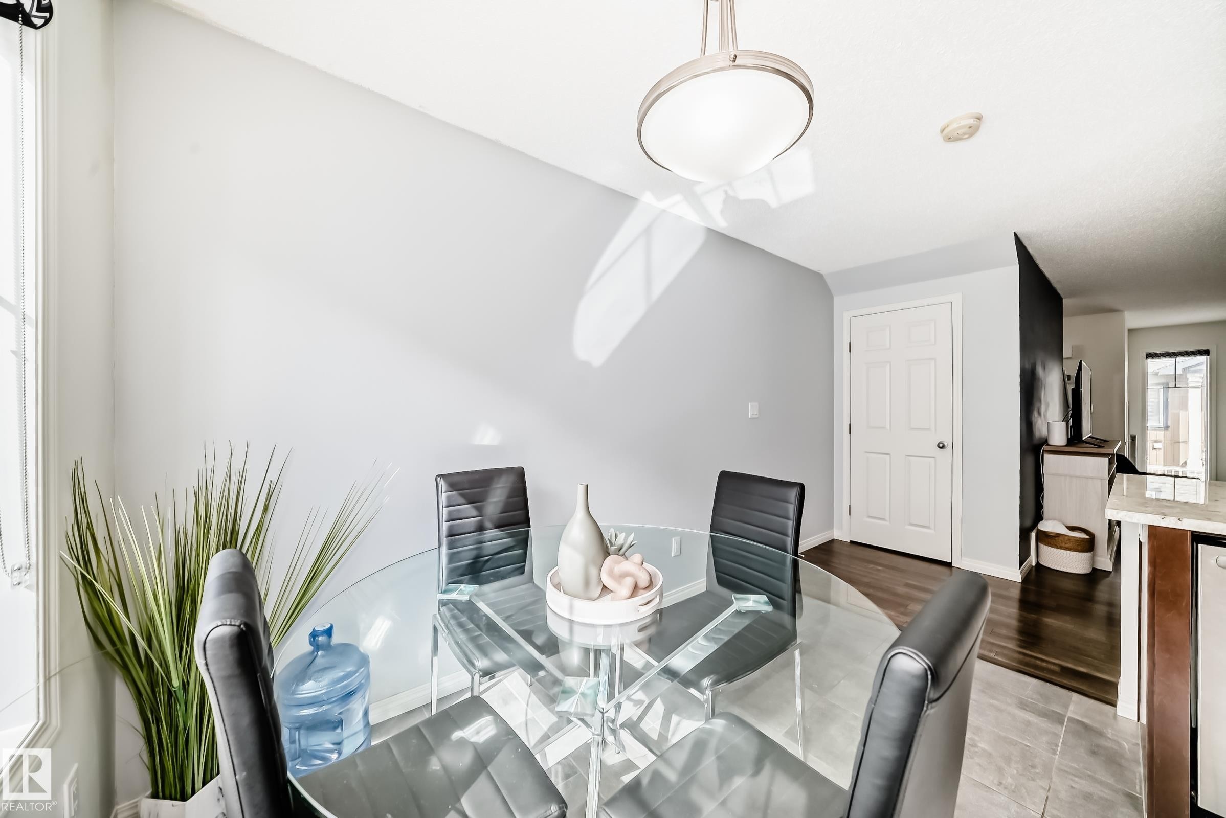 81 3305 Orchards Link Link, Edmonton, AB - Indoor Photo Showing Dining Room