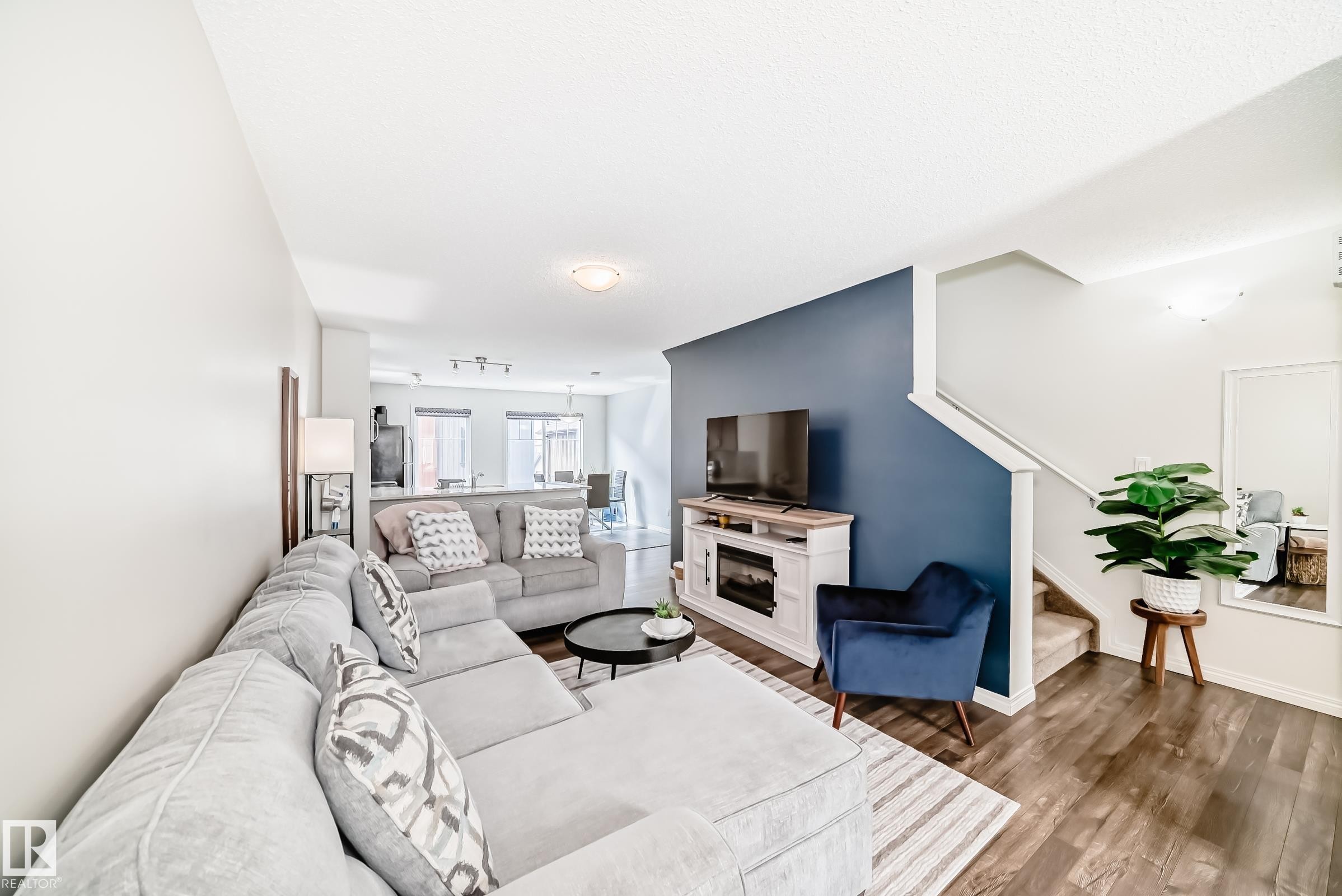 81 3305 Orchards Link Link, Edmonton, AB - Indoor