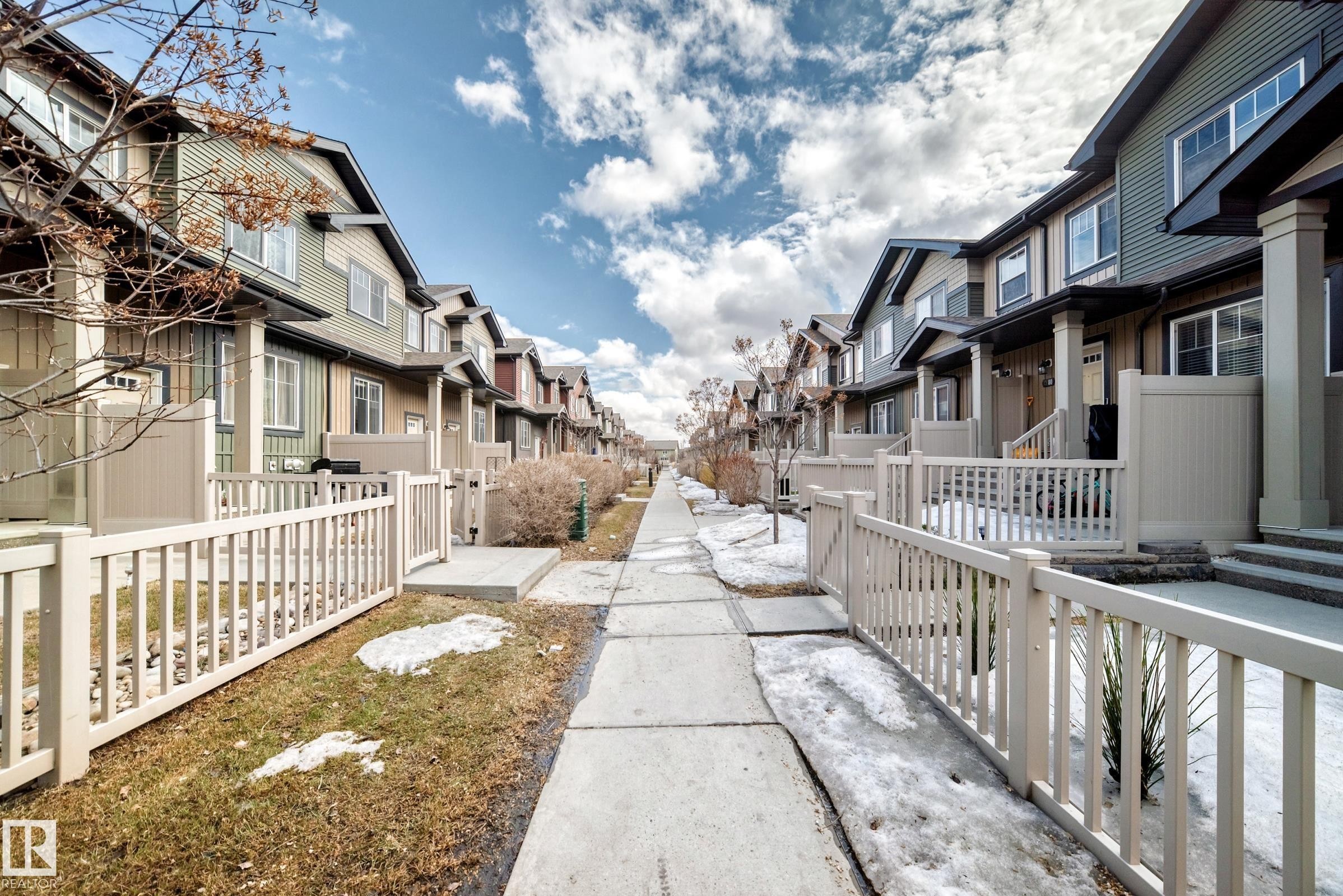 81 3305 Orchards Link Link, Edmonton, AB - Outdoor