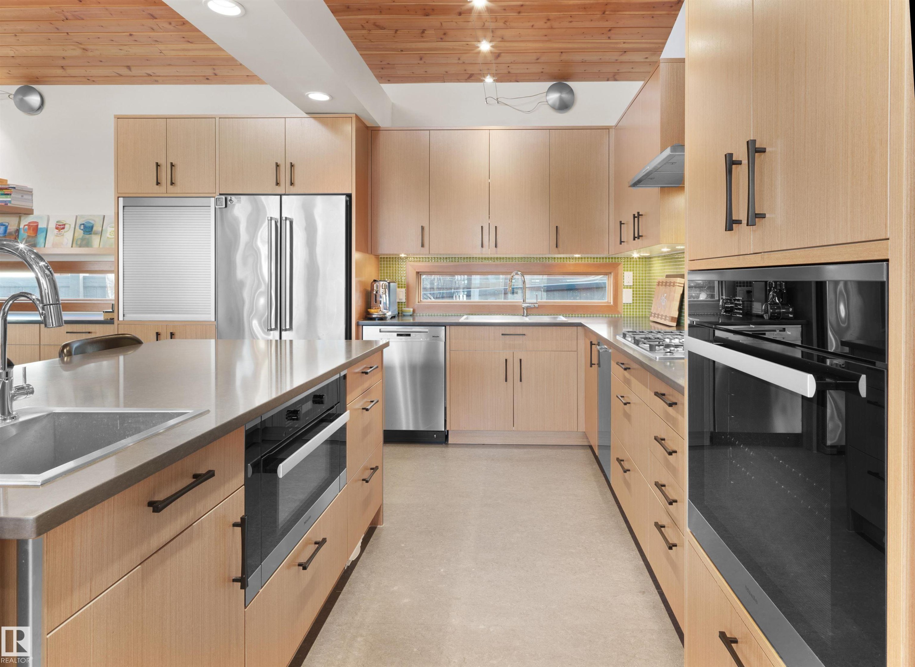 10506 137 Street, Edmonton, AB - Indoor Photo Showing Kitchen