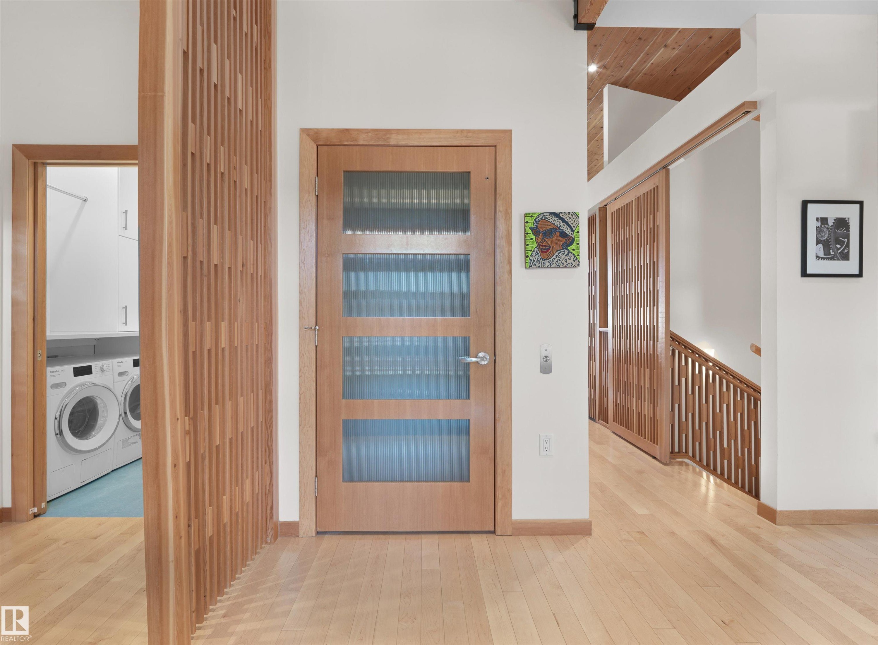 10506 137 Street, Edmonton, AB - Indoor