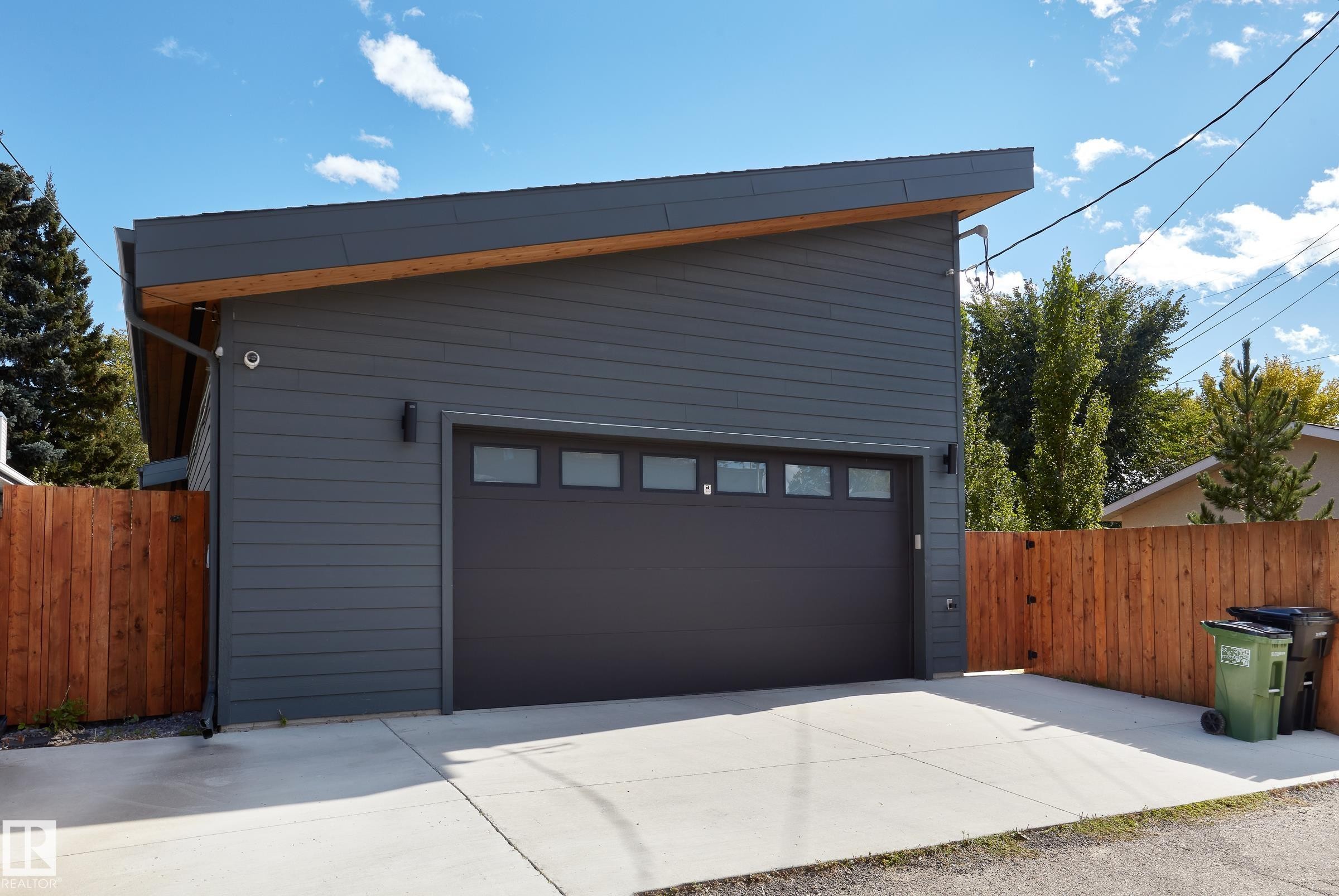 10506 137 Street, Edmonton, AB - Outdoor With Exterior