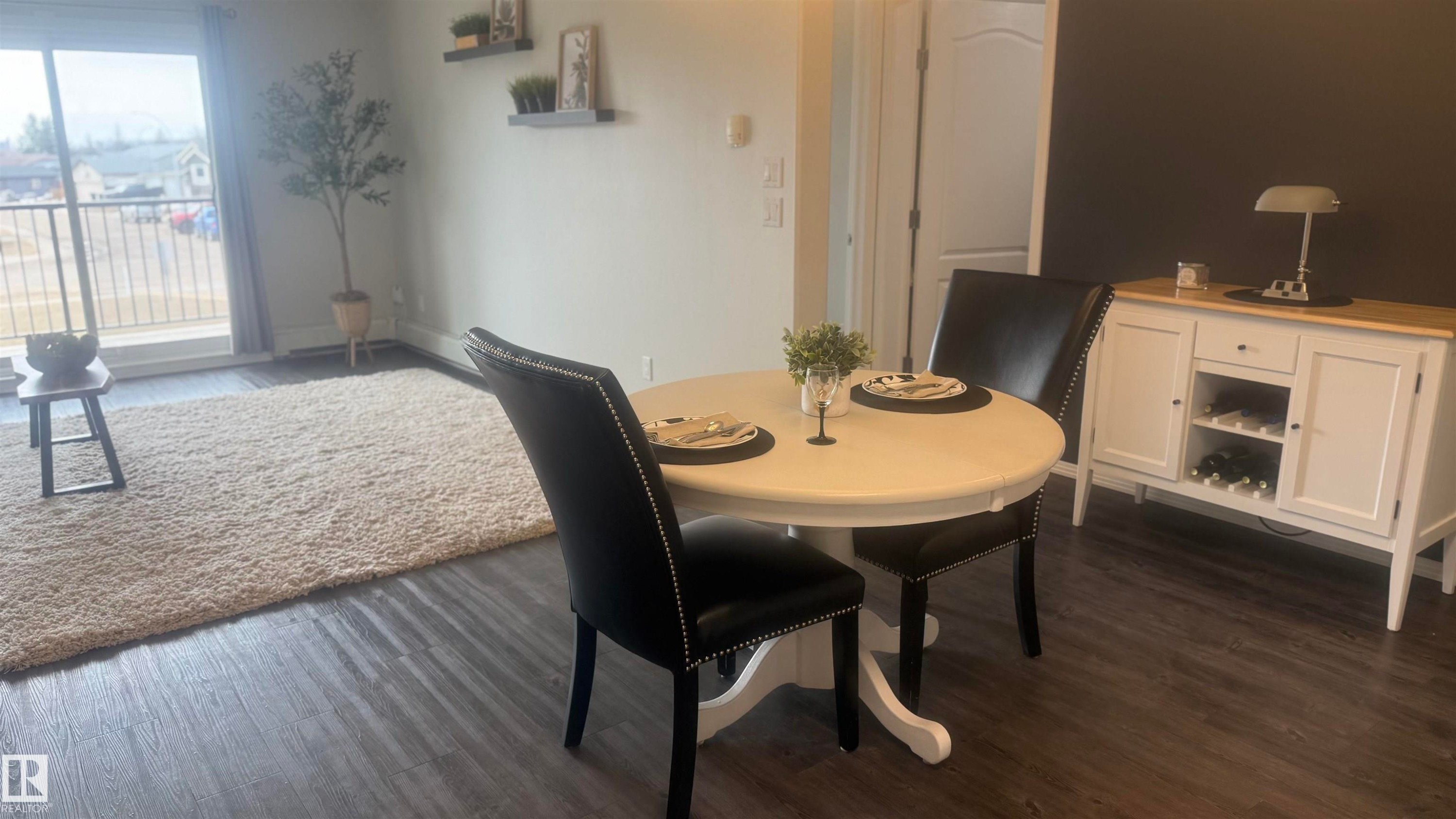 207 592 Hooke Road, Edmonton, AB - Indoor Photo Showing Dining Room