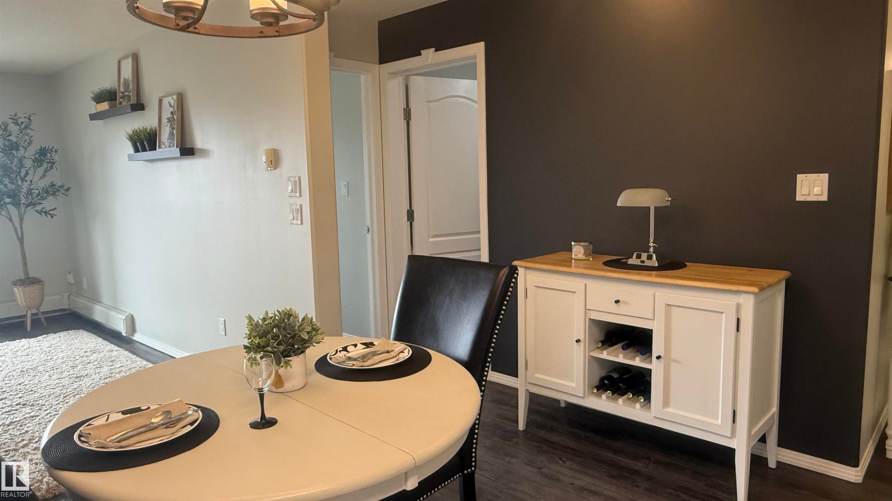 207 592 Hooke Road, Edmonton, AB - Indoor Photo Showing Dining Room