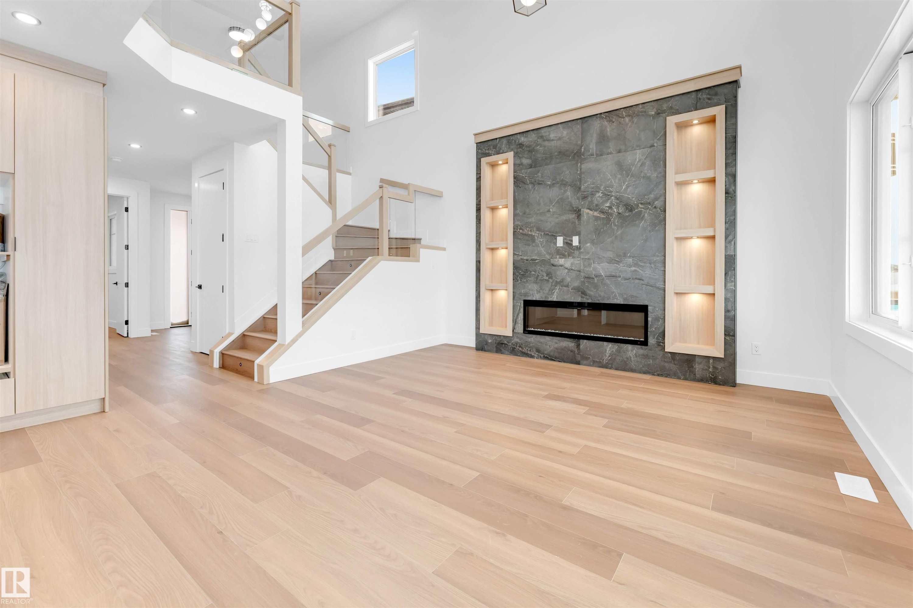 152 Edgewater Circle, Leduc, AB - Indoor With Fireplace