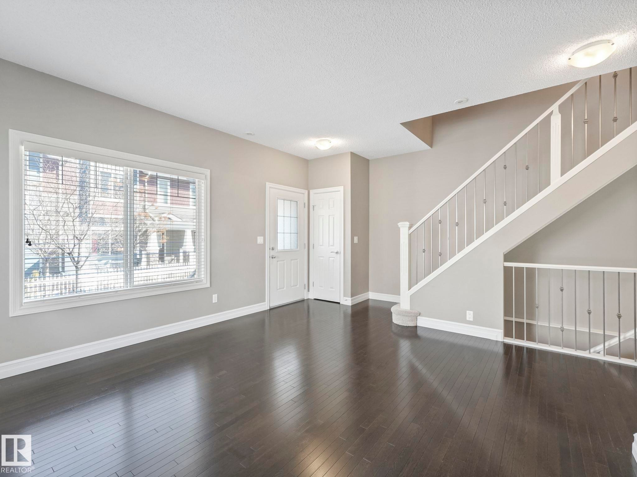 81 2003 Rabbit Hill Road Nw, Edmonton, AB - Indoor Photo Showing Other Room