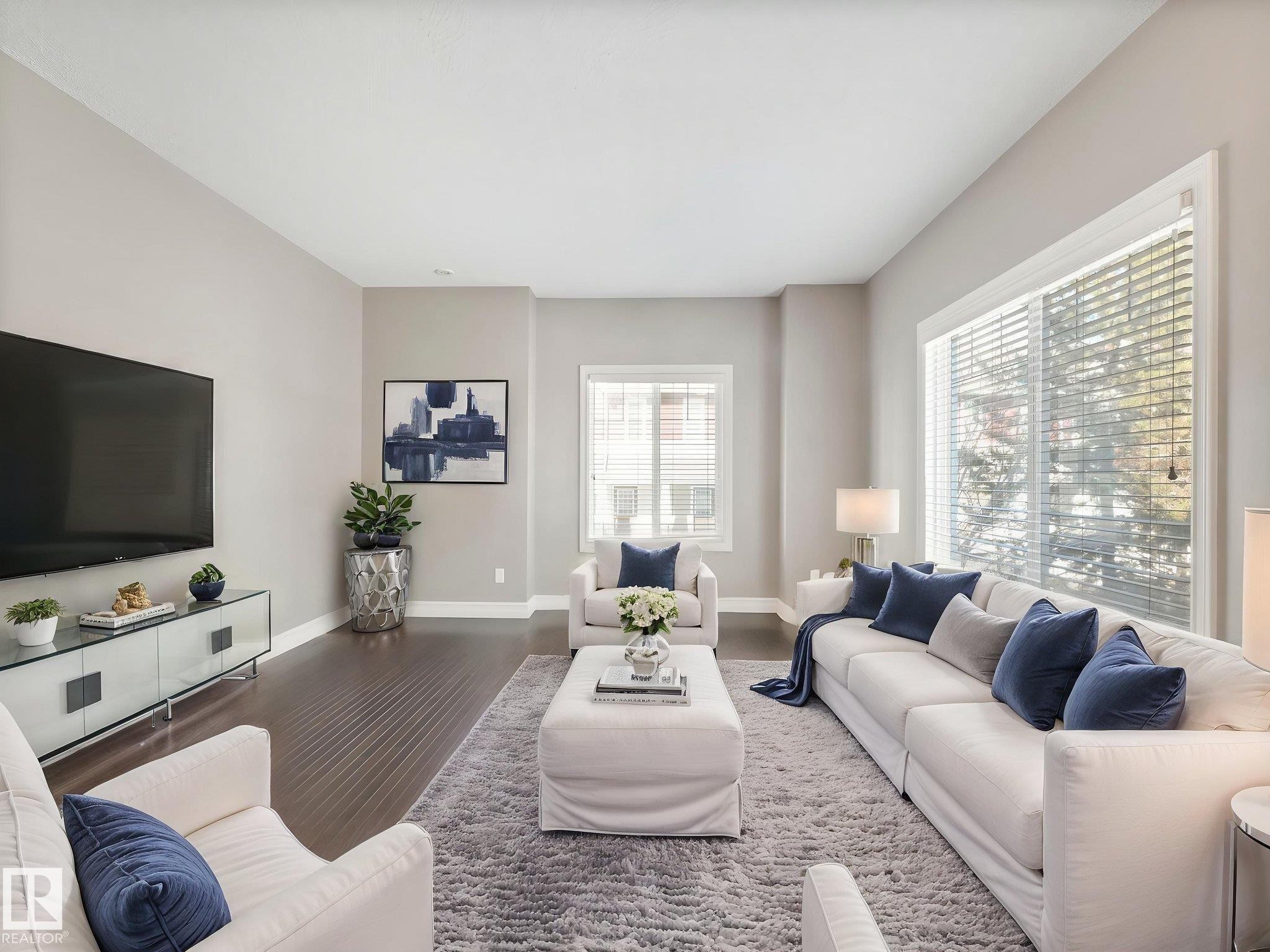81 2003 Rabbit Hill Road Nw, Edmonton, AB - Indoor Photo Showing Living Room