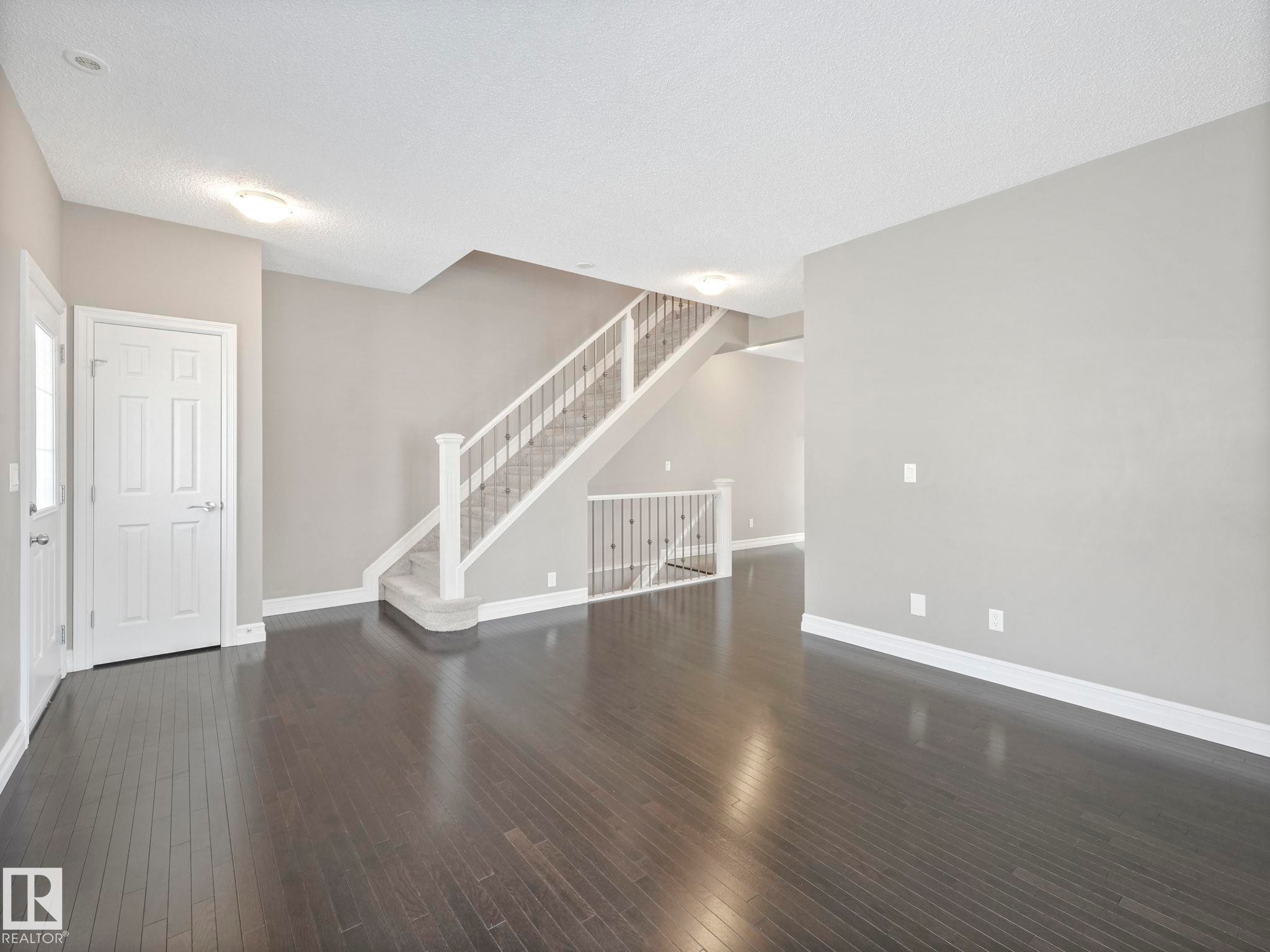 81 2003 Rabbit Hill Road Nw, Edmonton, AB - Indoor Photo Showing Other Room