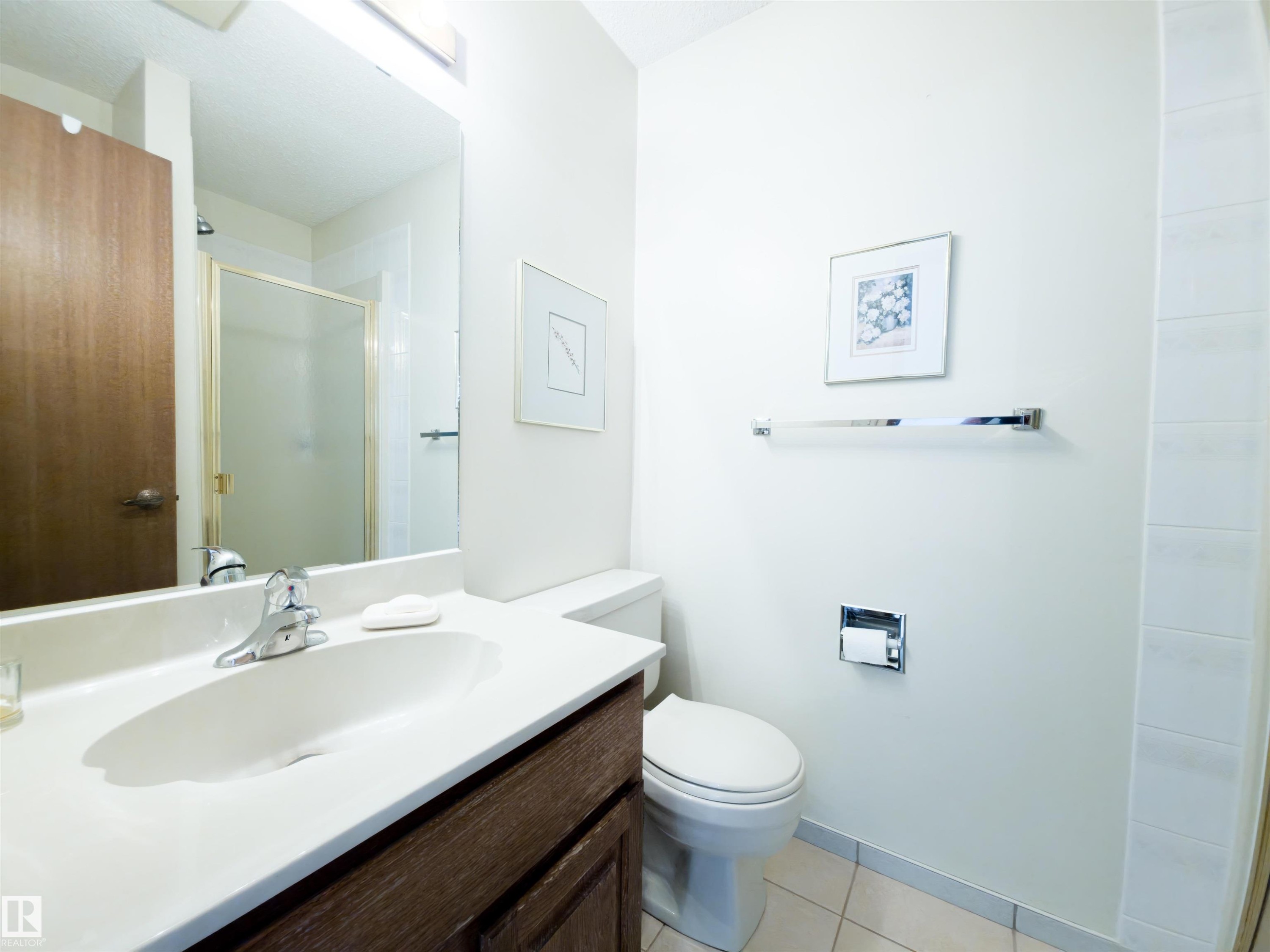 119 Castle Keep, Edmonton, AB - Indoor Photo Showing Bathroom