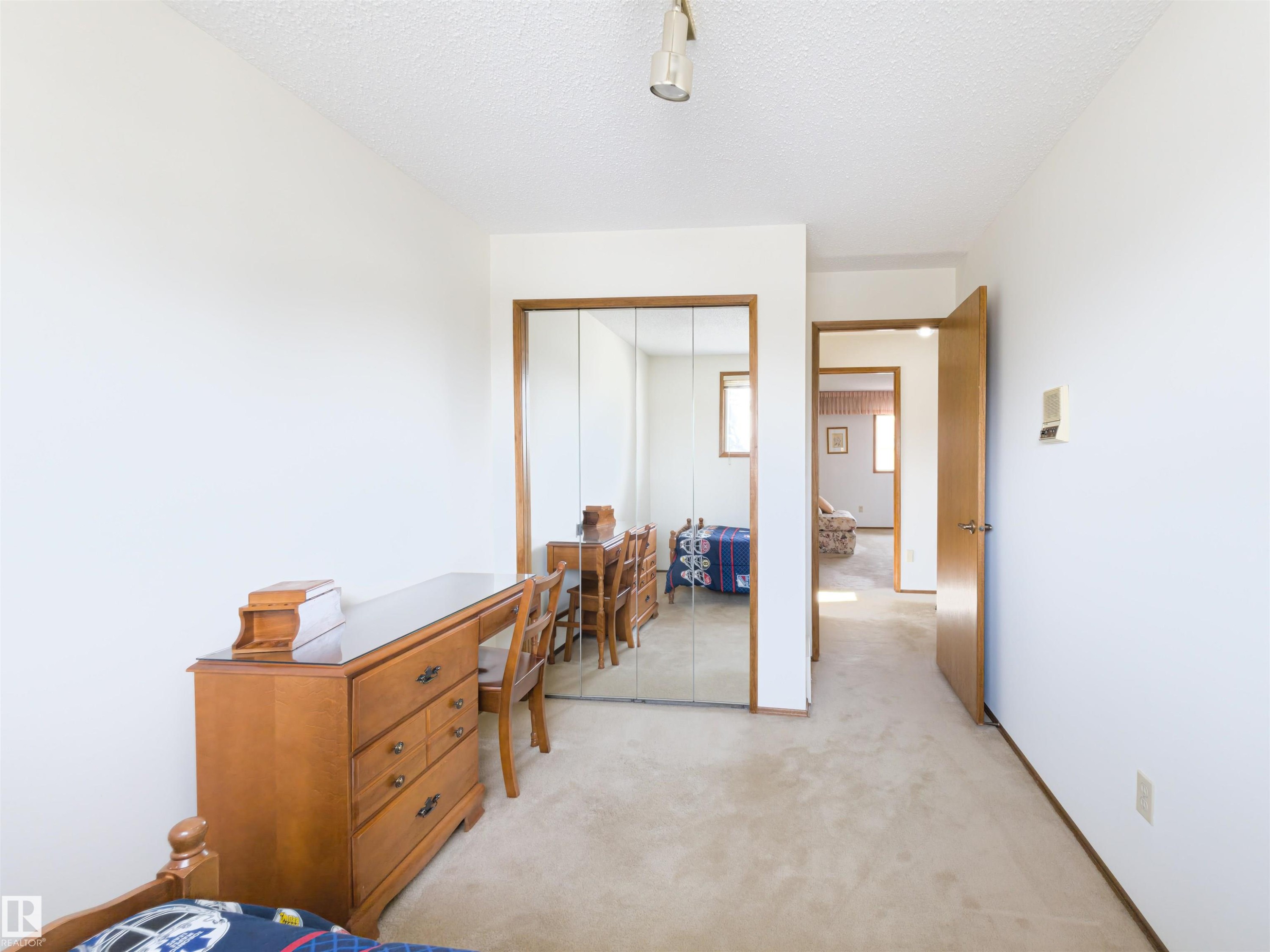 119 Castle Keep, Edmonton, AB - Indoor Photo Showing Bedroom