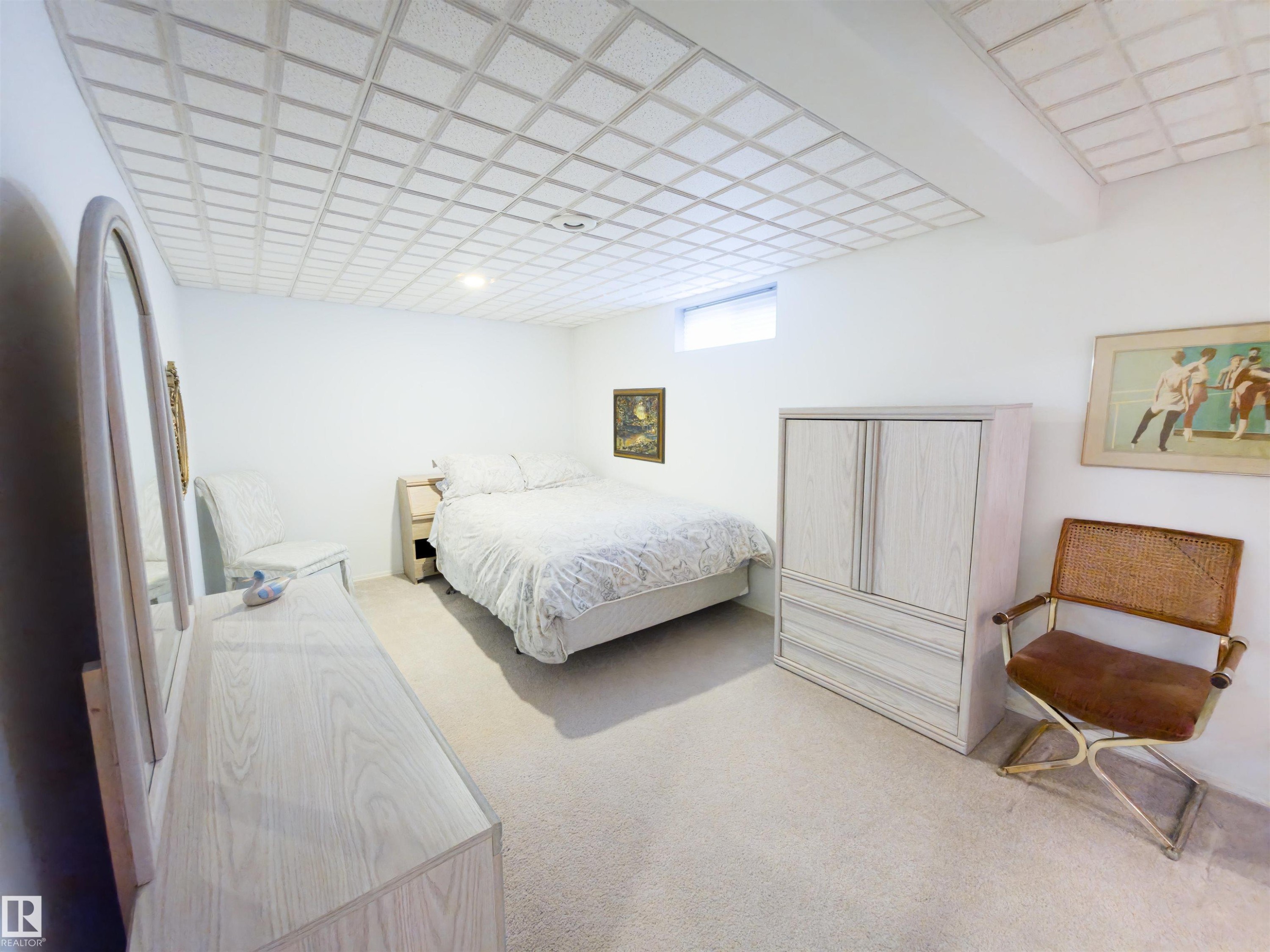 119 Castle Keep, Edmonton, AB - Indoor Photo Showing Bedroom