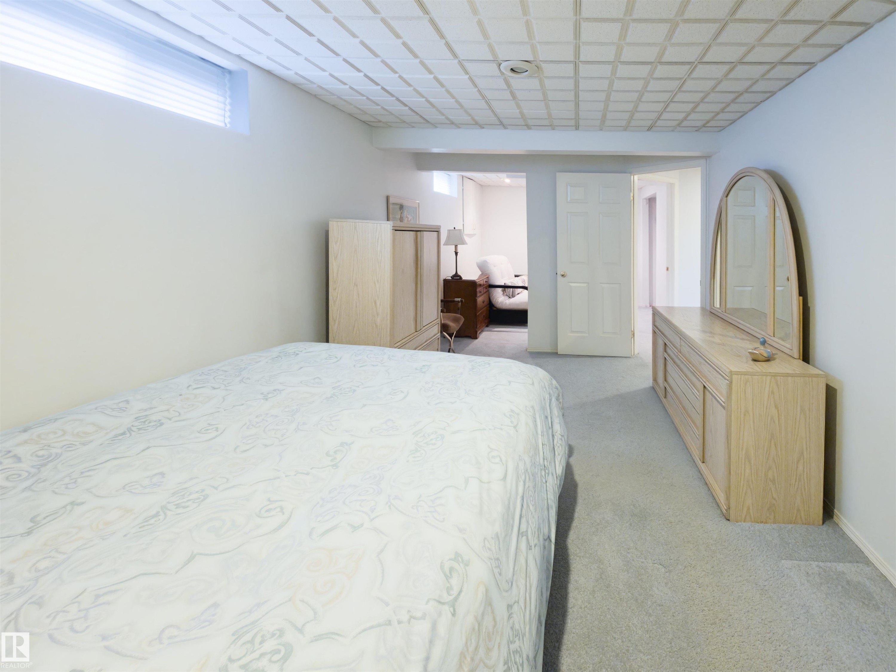 119 Castle Keep, Edmonton, AB - Indoor Photo Showing Bedroom