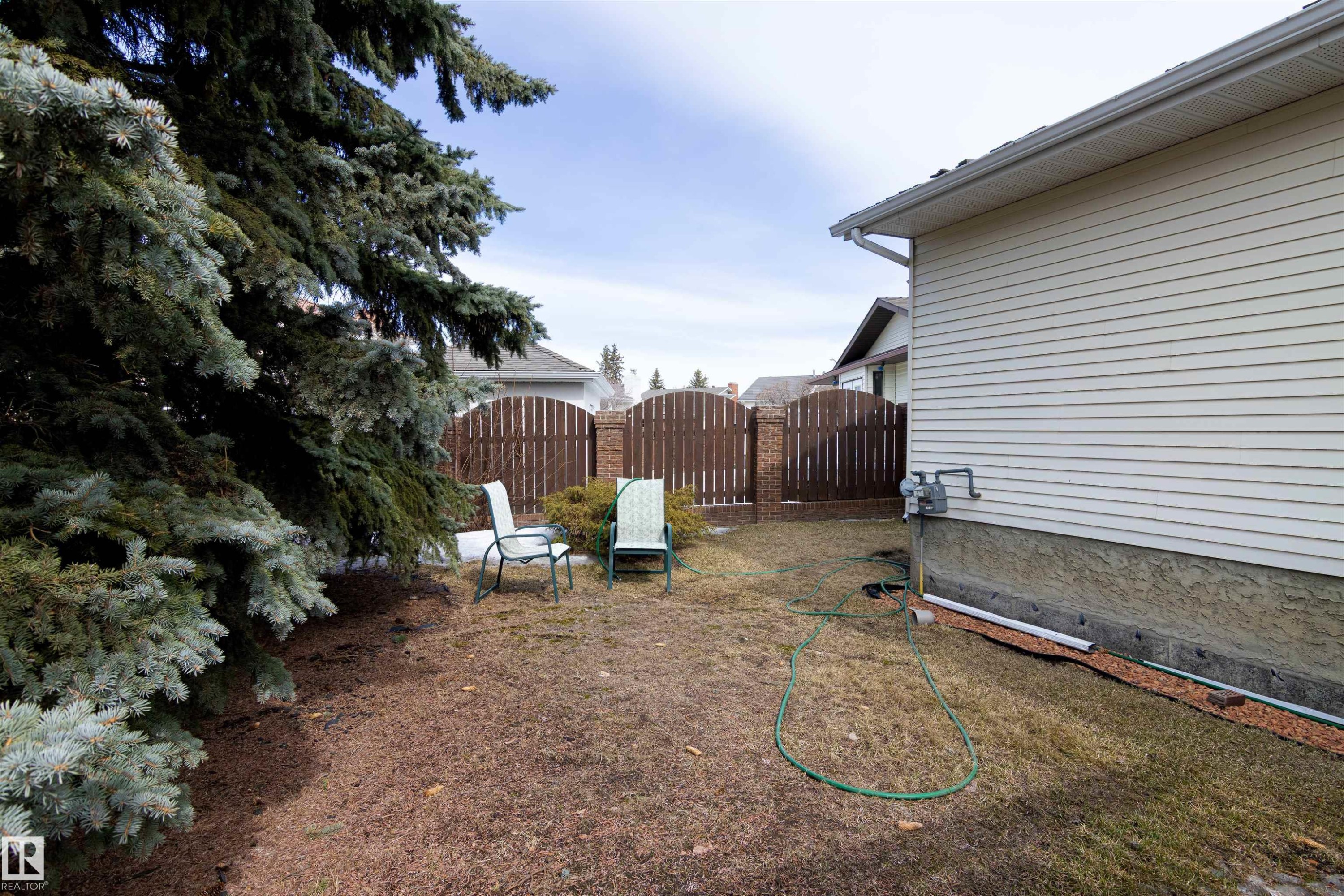 119 Castle Keep, Edmonton, AB - Outdoor