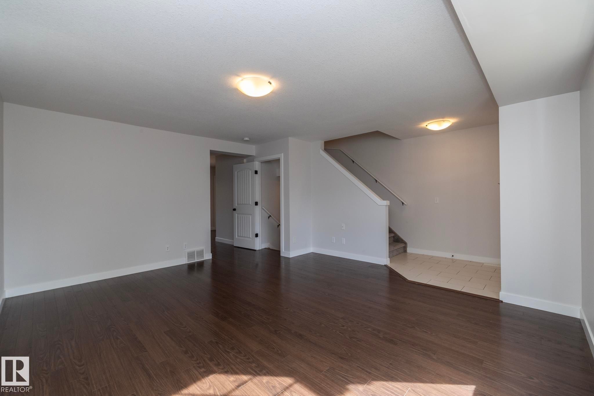 197 Birchwood Close, Devon, AB - Indoor Photo Showing Other Room