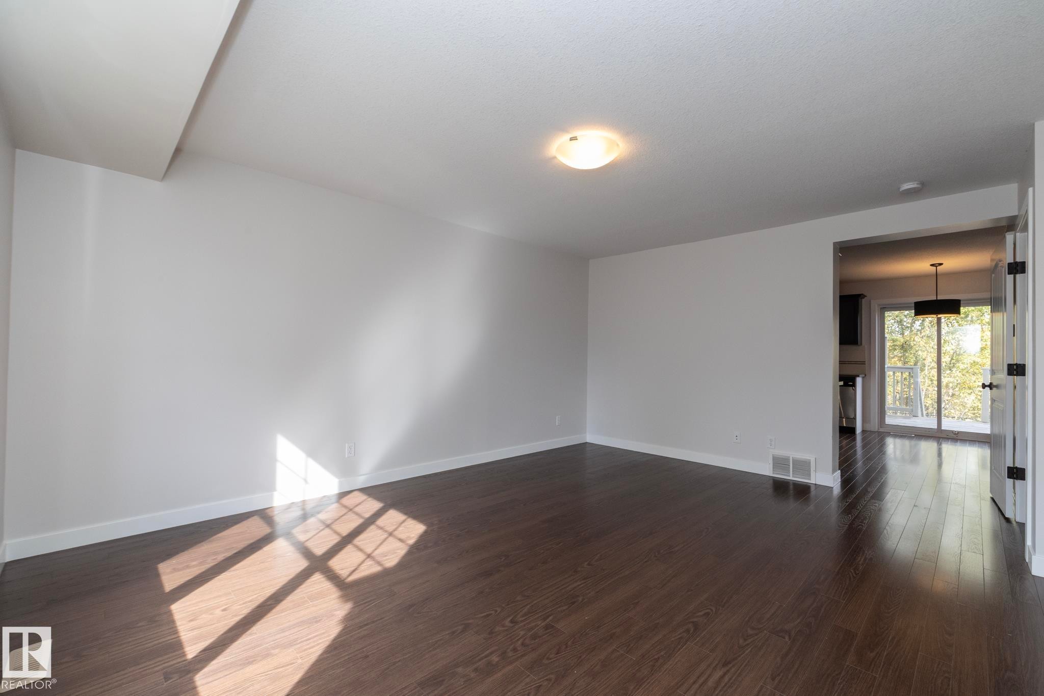 197 Birchwood Close, Devon, AB - Indoor Photo Showing Other Room