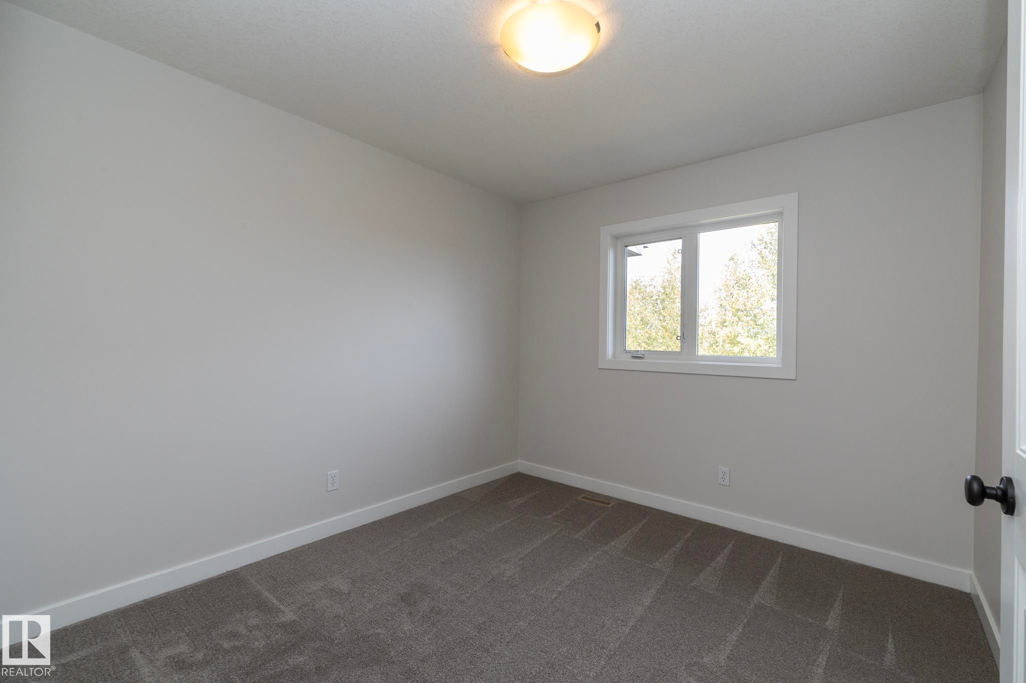 197 Birchwood Close, Devon, AB - Indoor Photo Showing Other Room