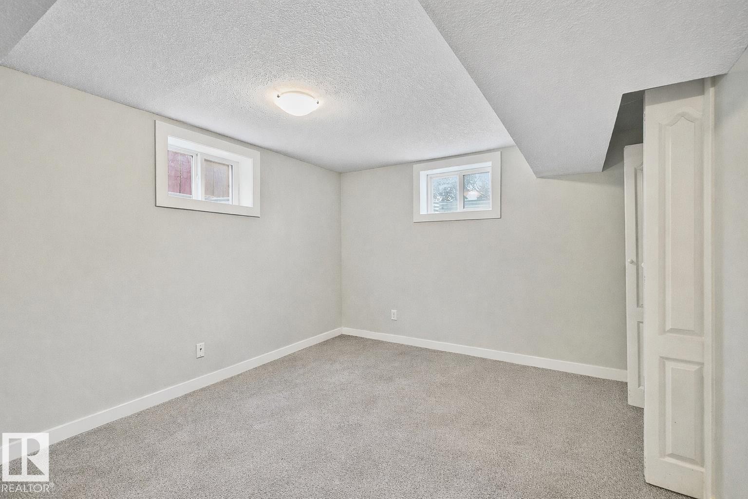 11334 52 Street, Edmonton, AB - Indoor Photo Showing Other Room