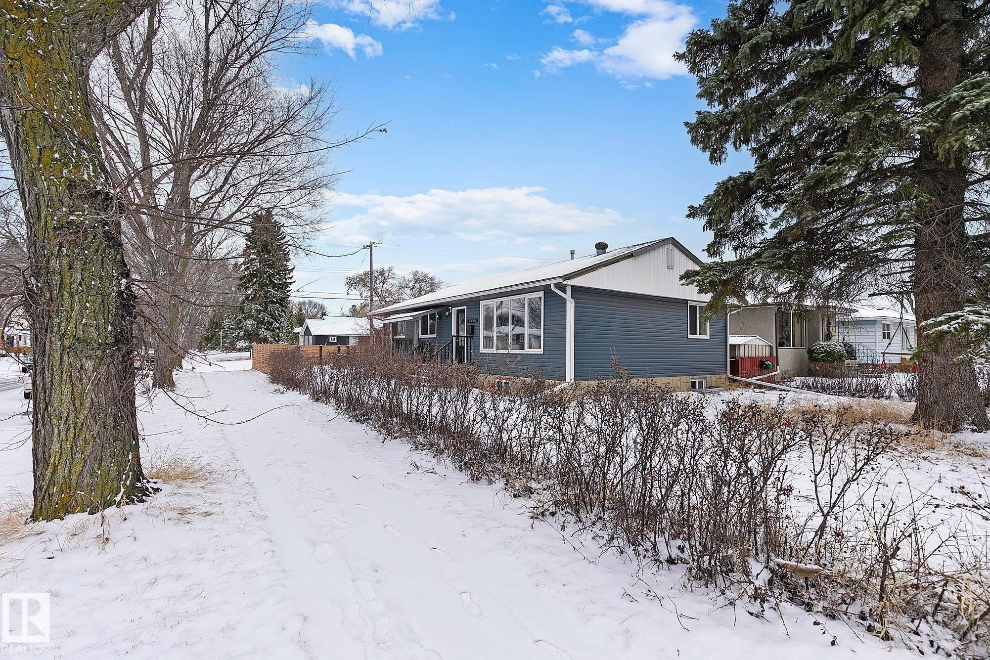 11334 52 Street, Edmonton, AB - Outdoor