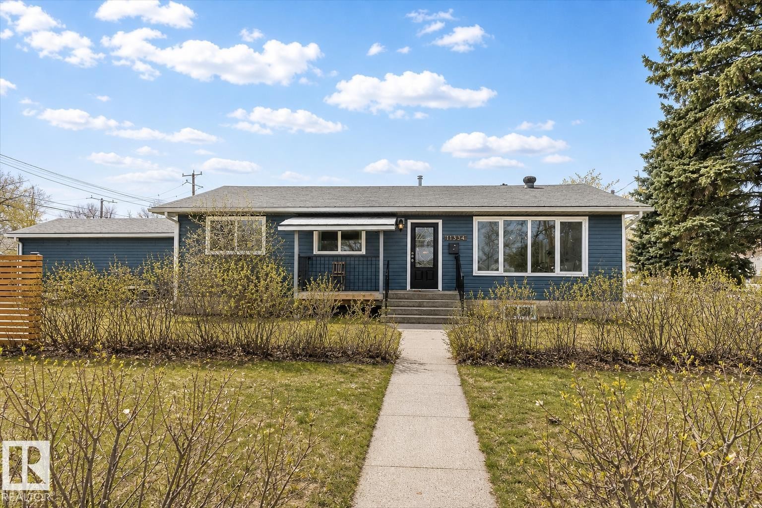 11334 52 Street, Edmonton, AB - Outdoor