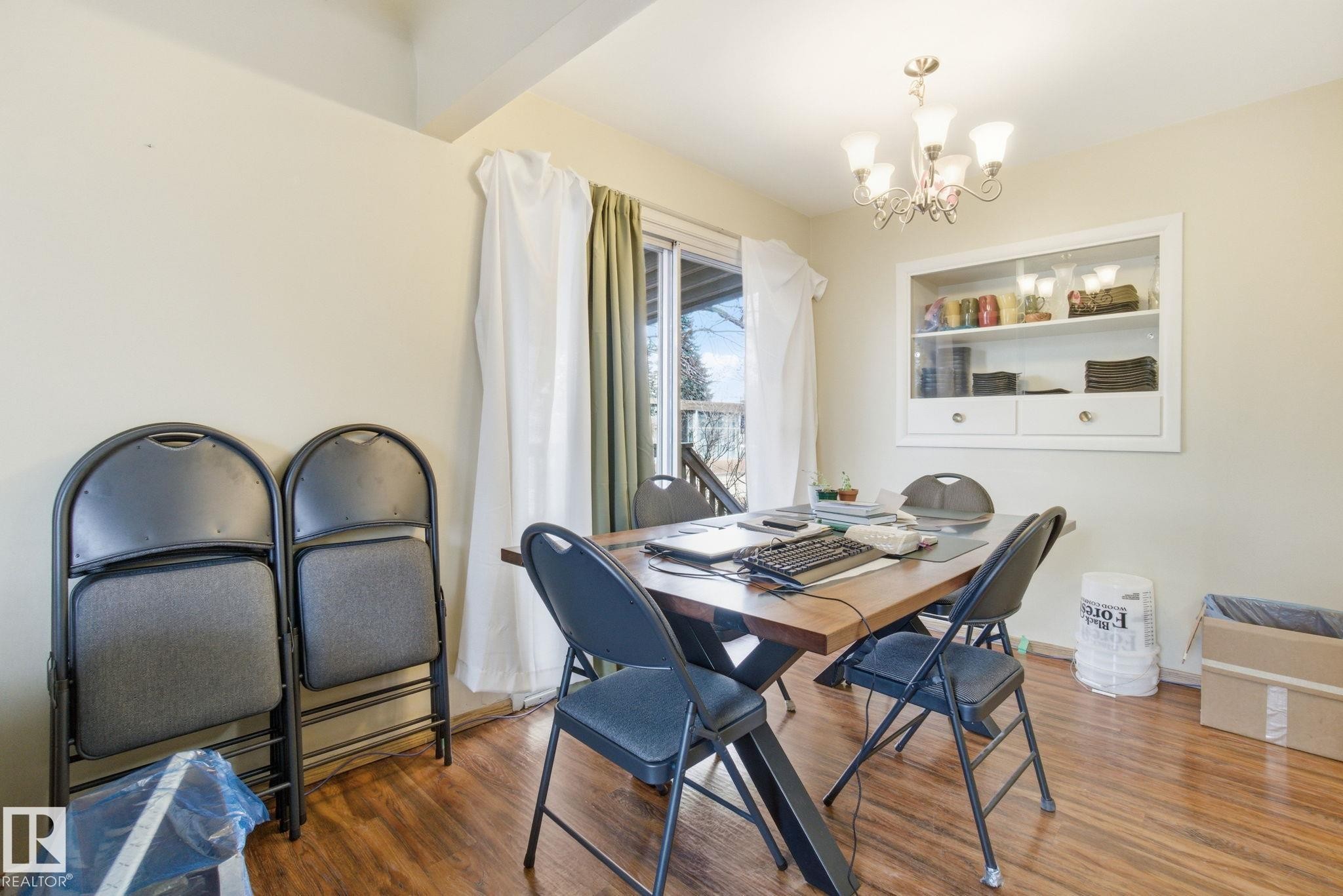 8208 73 Avenue, Edmonton, AB - Indoor Photo Showing Dining Room