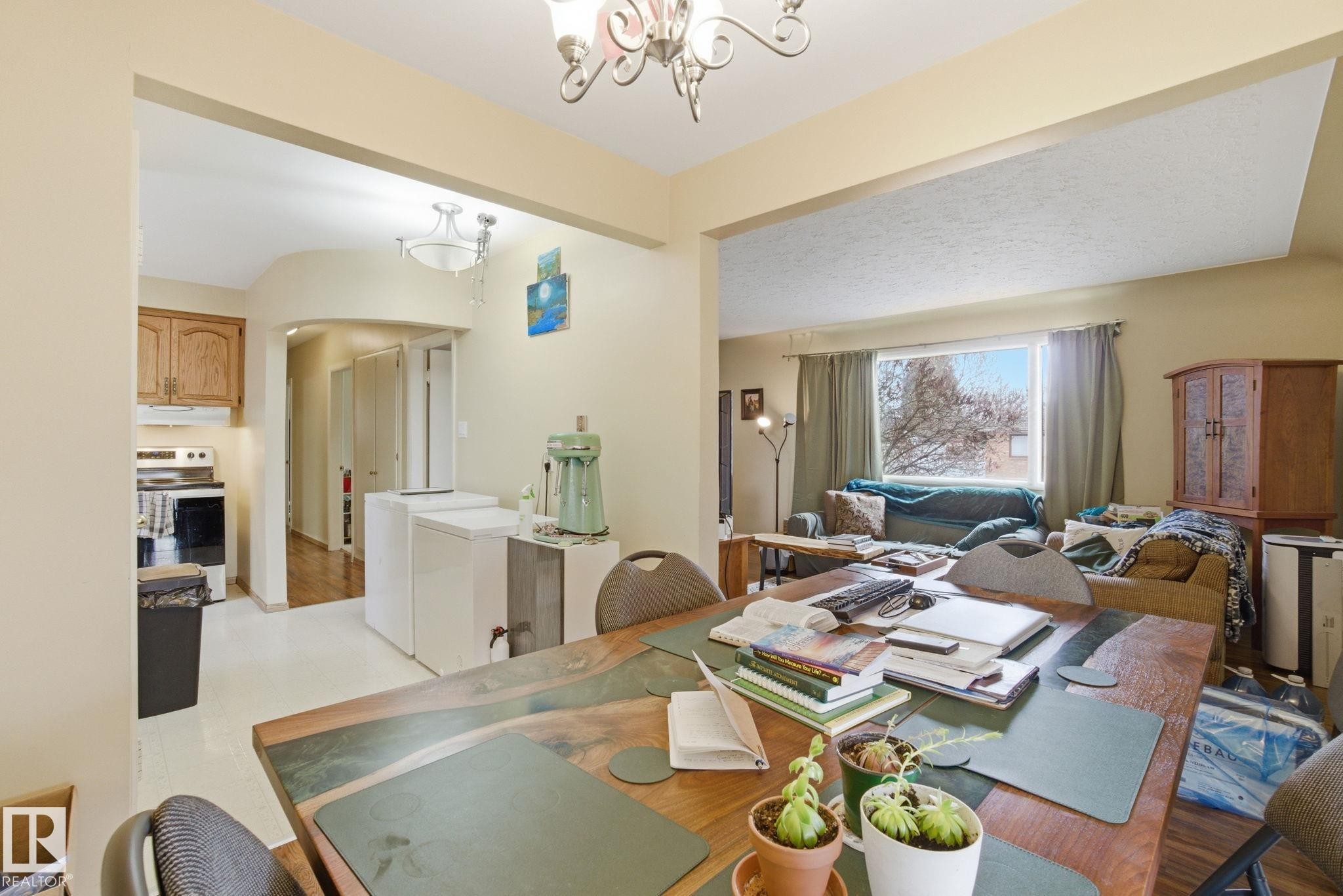 8208 73 Avenue, Edmonton, AB - Indoor Photo Showing Dining Room