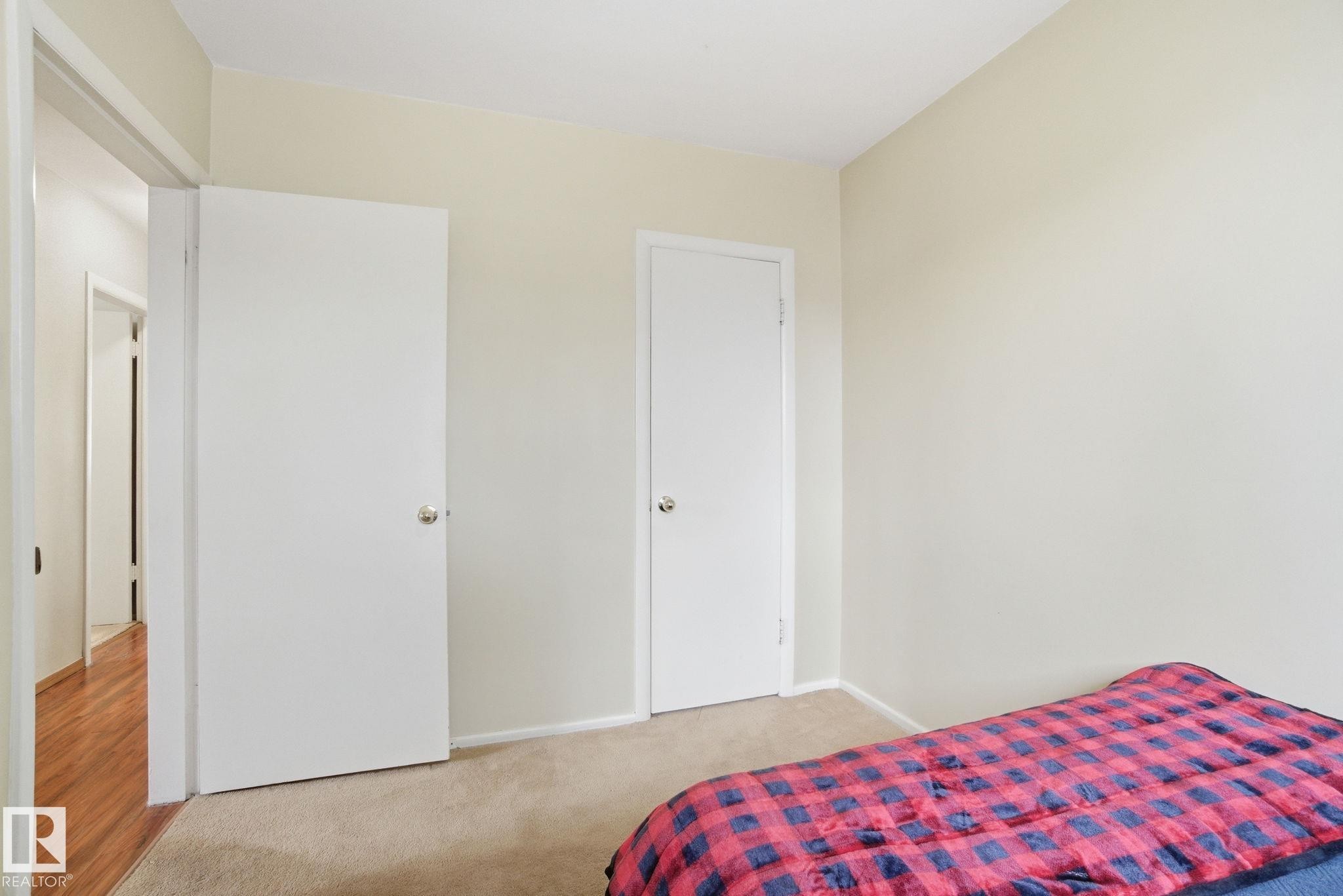 8208 73 Avenue, Edmonton, AB - Indoor Photo Showing Bedroom