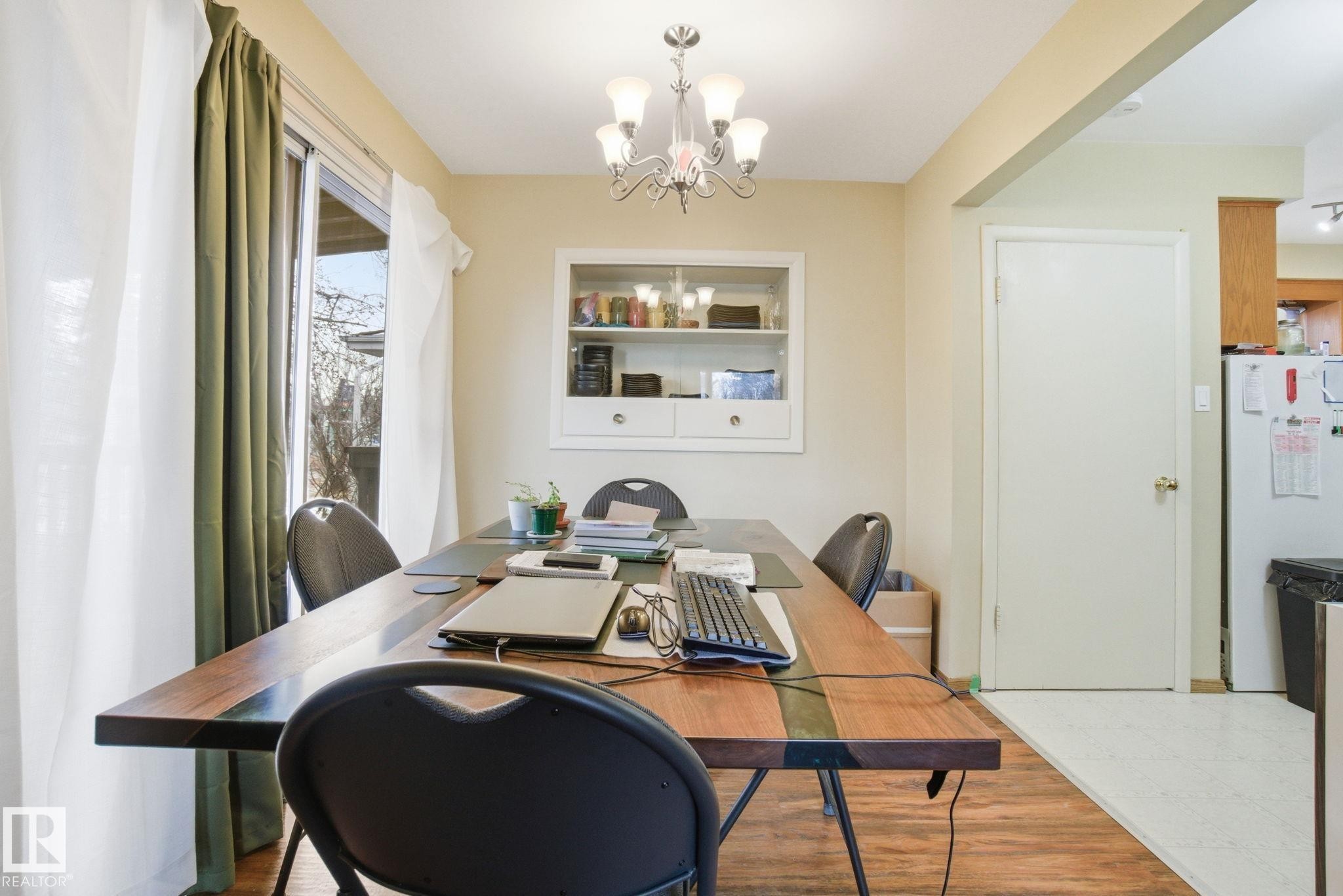 8208 73 Avenue, Edmonton, AB - Indoor Photo Showing Dining Room