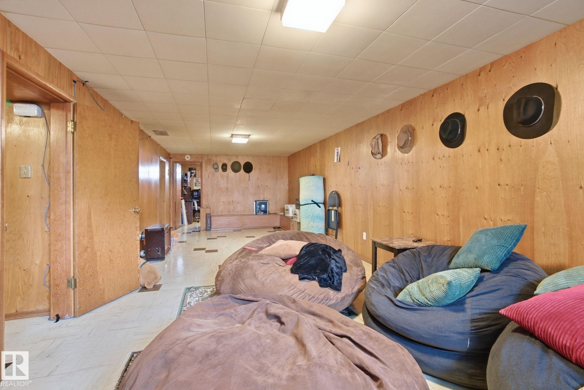 8208 73 Avenue, Edmonton, AB - Indoor Photo Showing Bedroom