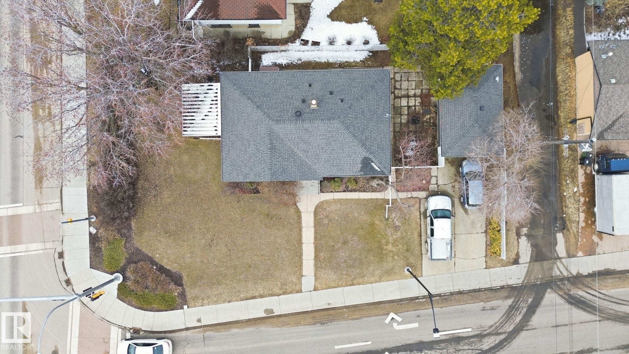 8208 73 Avenue, Edmonton, AB - Outdoor