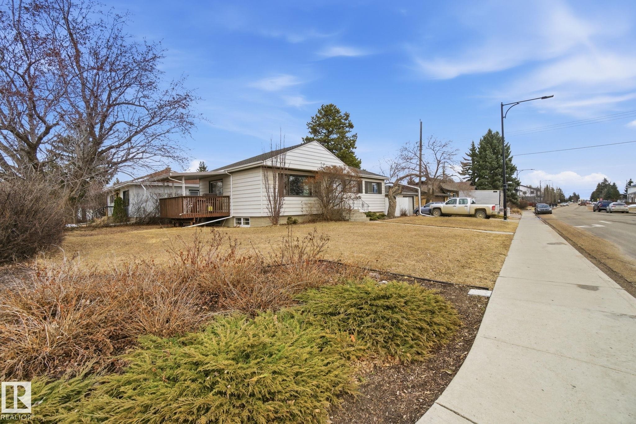 8208 73 Avenue, Edmonton, AB - Outdoor