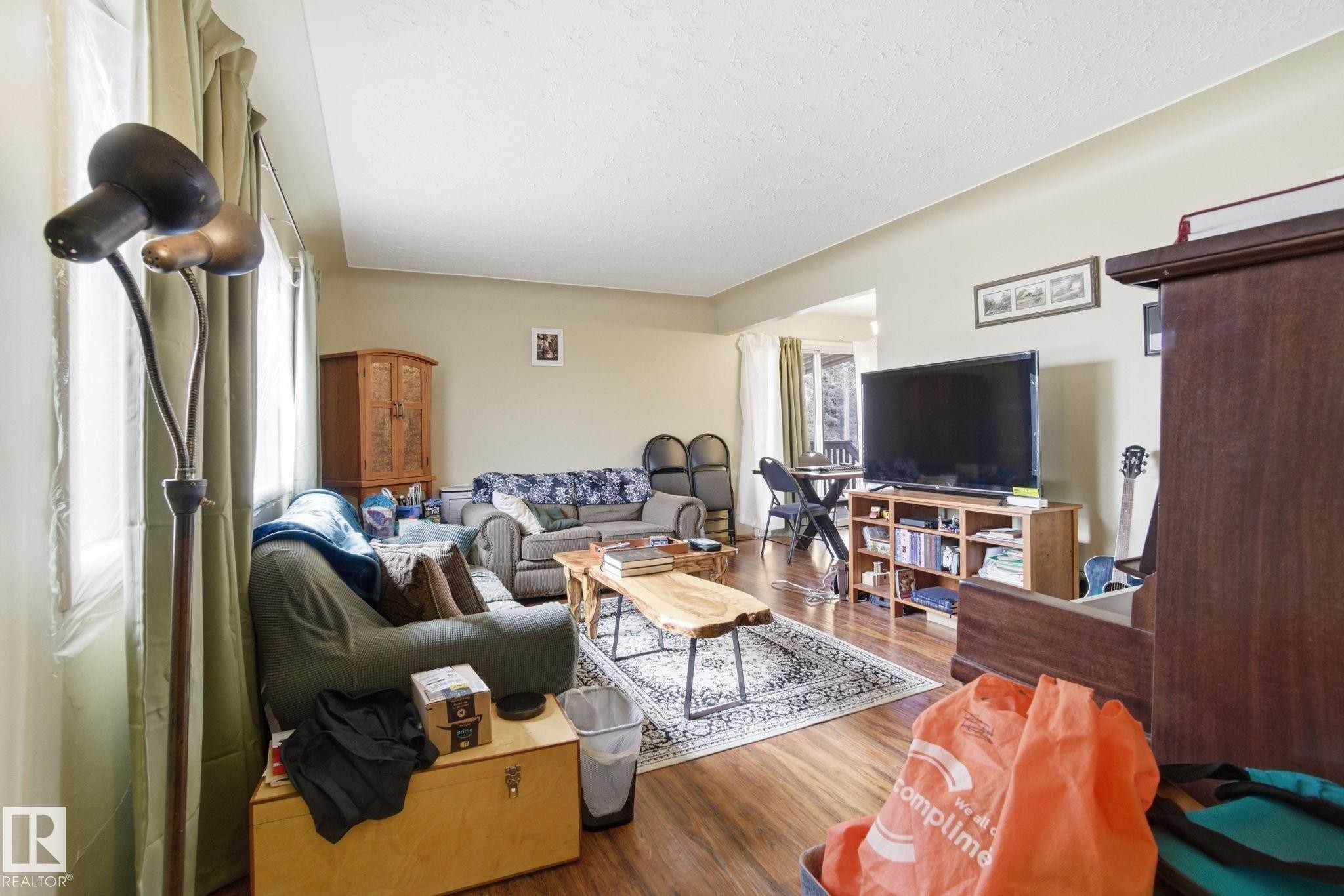 8208 73 Avenue, Edmonton, AB - Indoor