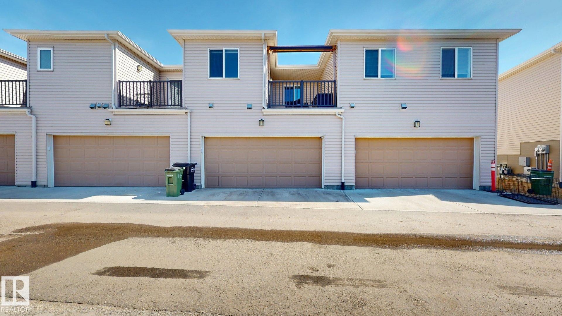 998 Stillwater Boulevard, Edmonton, AB - Outdoor With Exterior