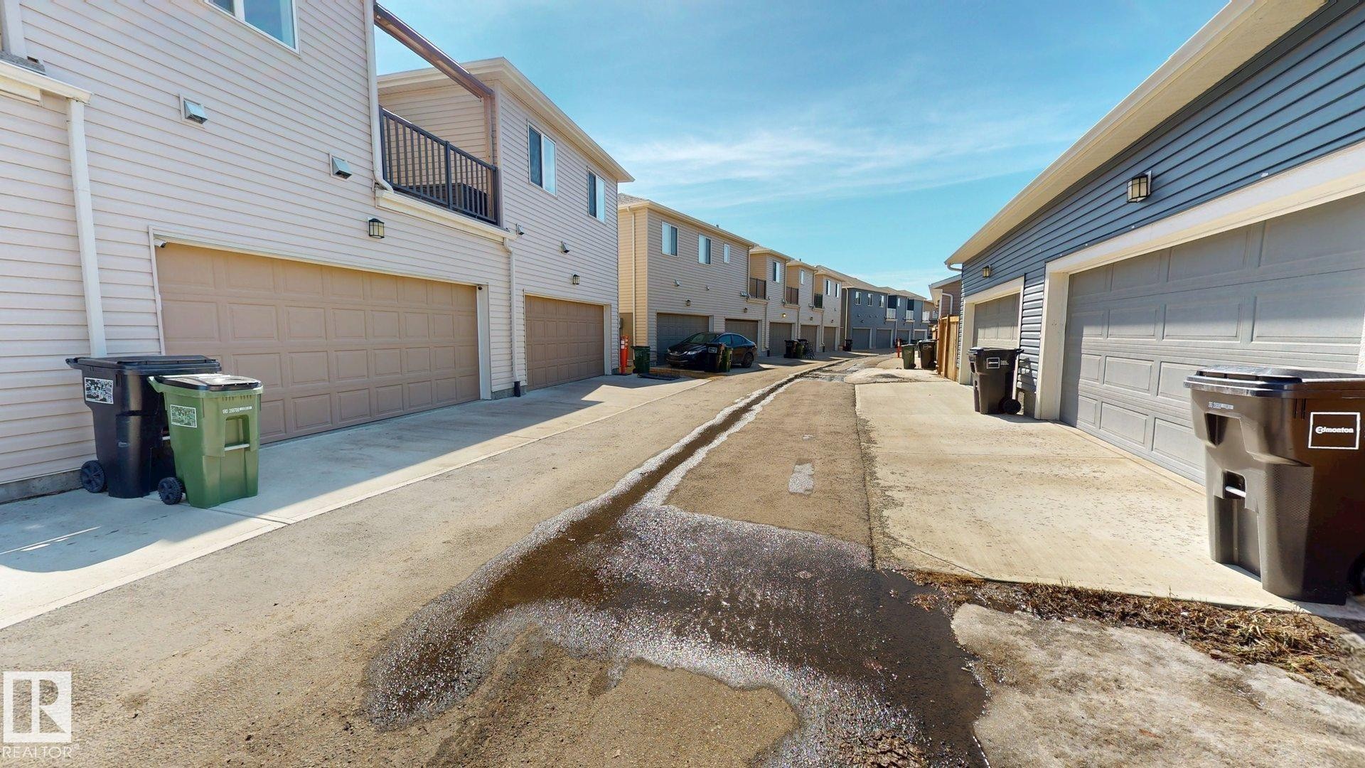 998 Stillwater Boulevard, Edmonton, AB - Outdoor With Exterior