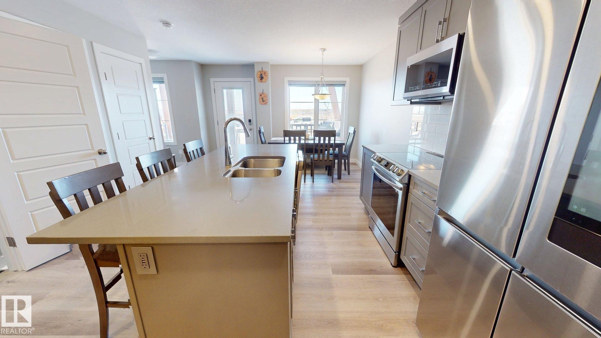 998 Stillwater Boulevard, Edmonton, AB - Indoor