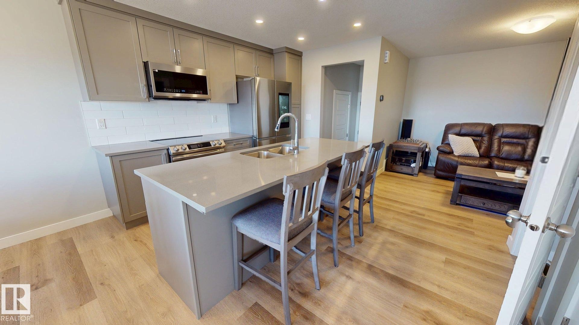 998 Stillwater Boulevard, Edmonton, AB - Indoor Photo Showing Kitchen With Double Sink