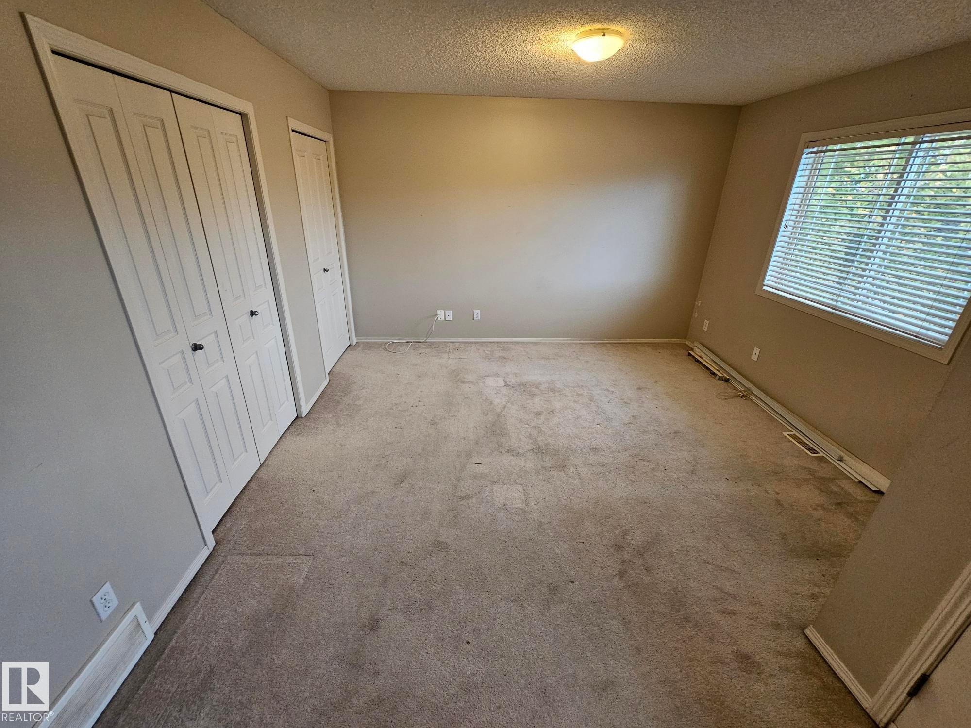 Edmonton, AB - Indoor Photo Showing Other Room