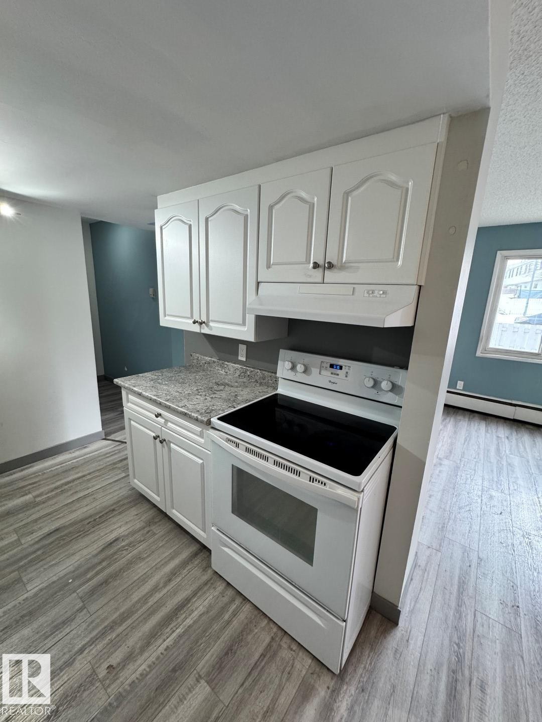 612 2908 116A Avenue, Edmonton, AB - Indoor Photo Showing Kitchen