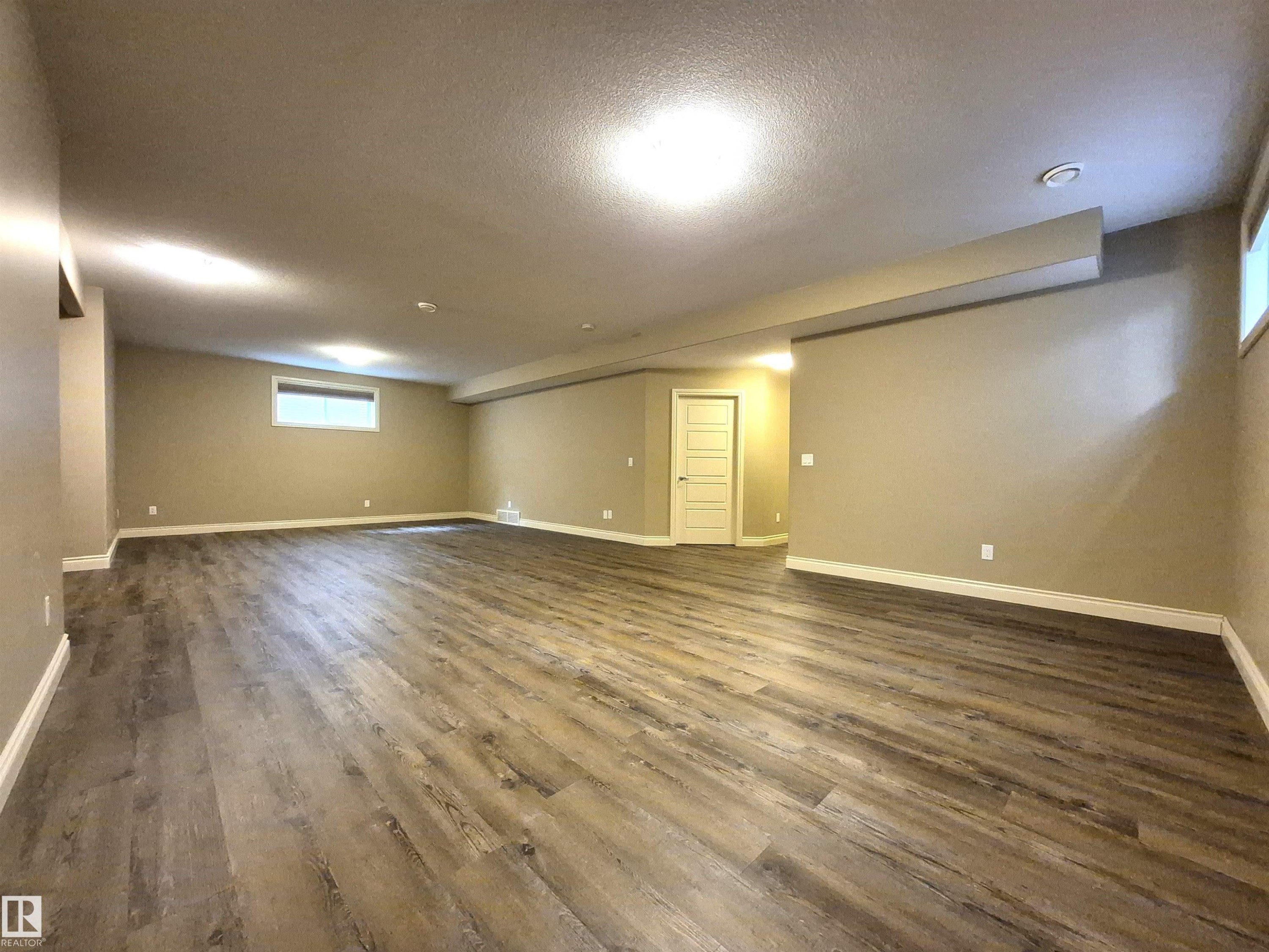 2121 90A Street, Edmonton, AB - Indoor