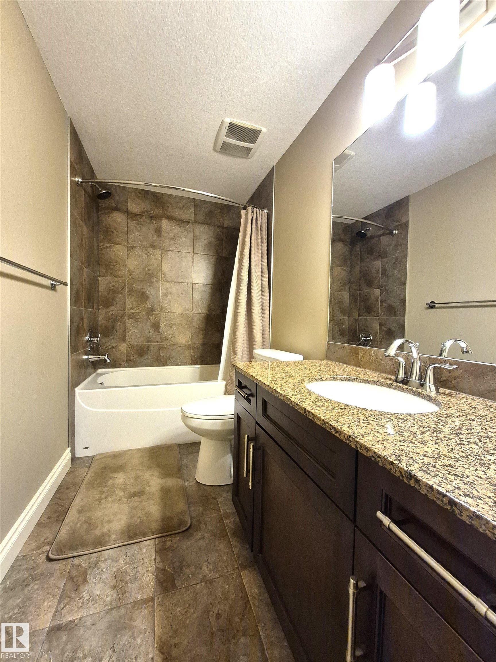 2121 90A Street, Edmonton, AB - Indoor Photo Showing Bathroom