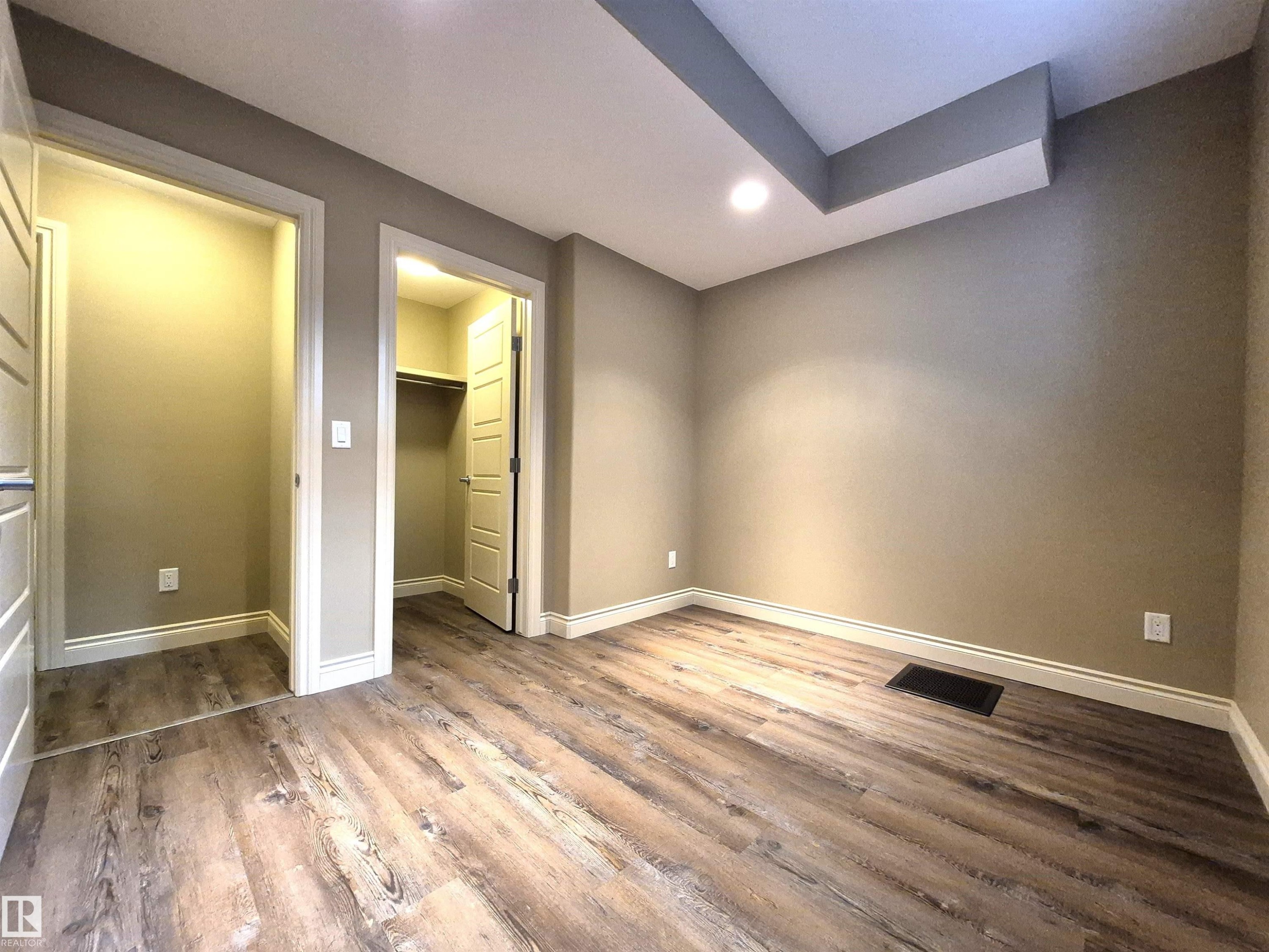 2121 90A Street, Edmonton, AB - Indoor Photo Showing Other Room