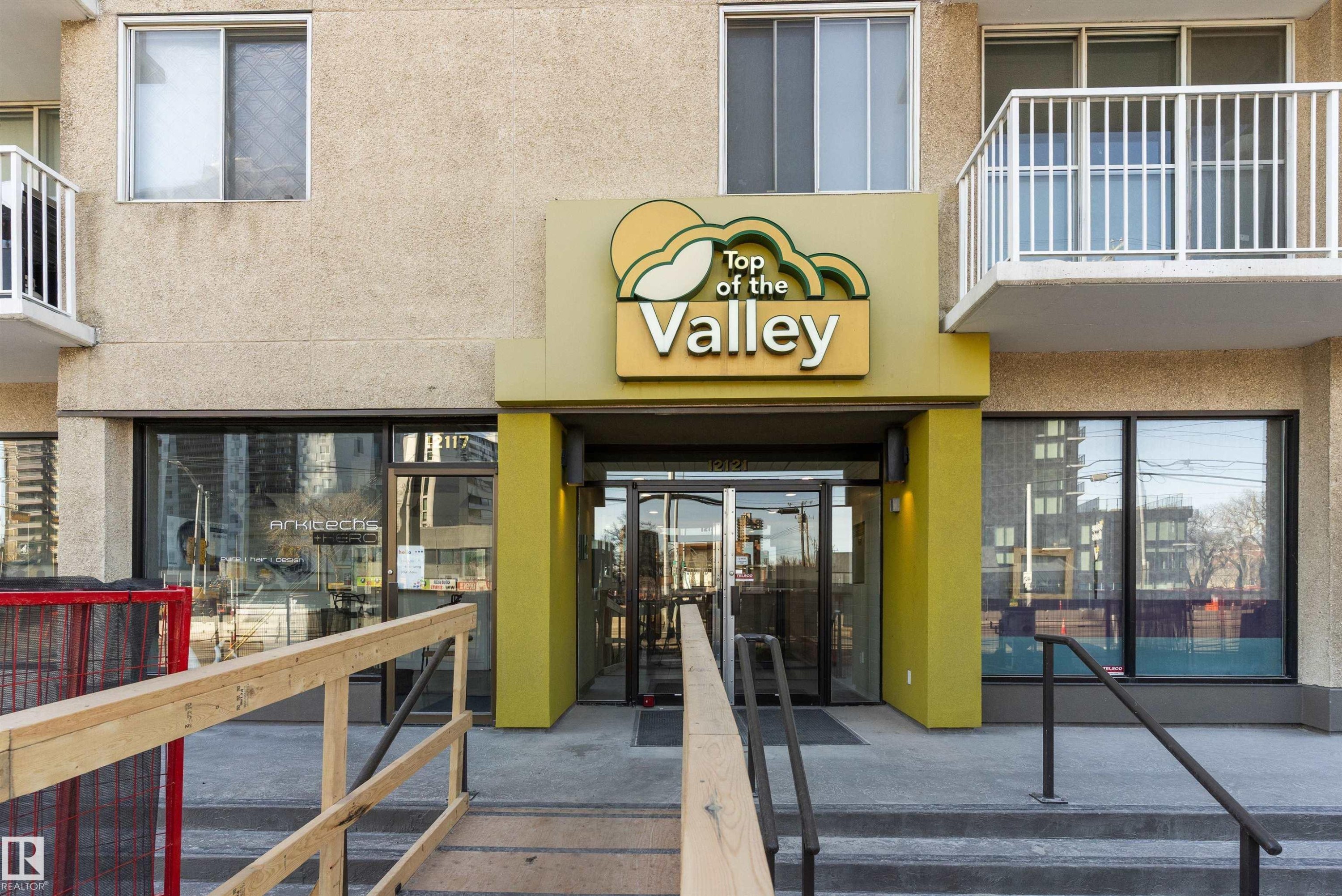 1002 12121 Jasper Avenue, Edmonton, AB - Outdoor