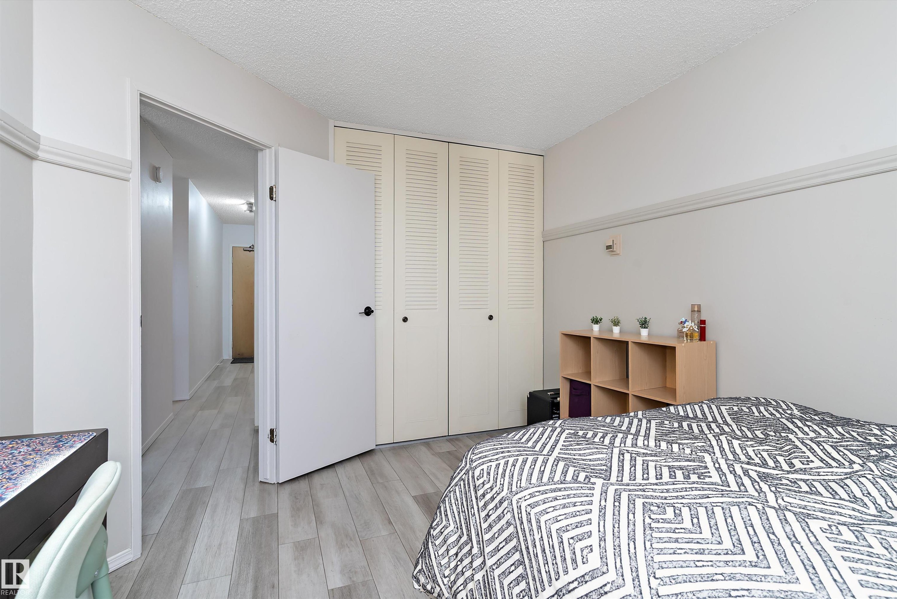 1002 12121 Jasper Avenue, Edmonton, AB - Indoor Photo Showing Bedroom
