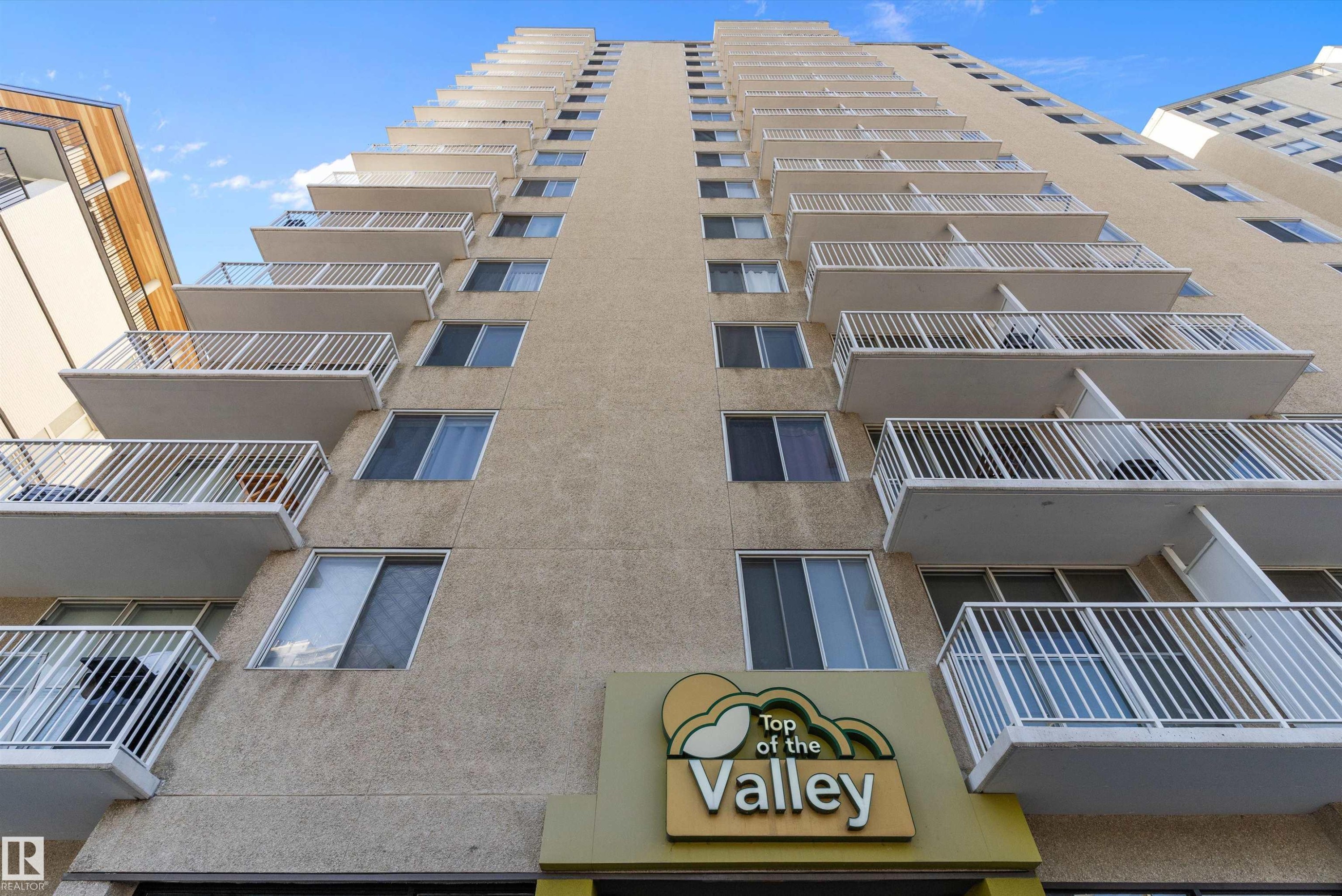 1002 12121 Jasper Avenue, Edmonton, AB - Outdoor