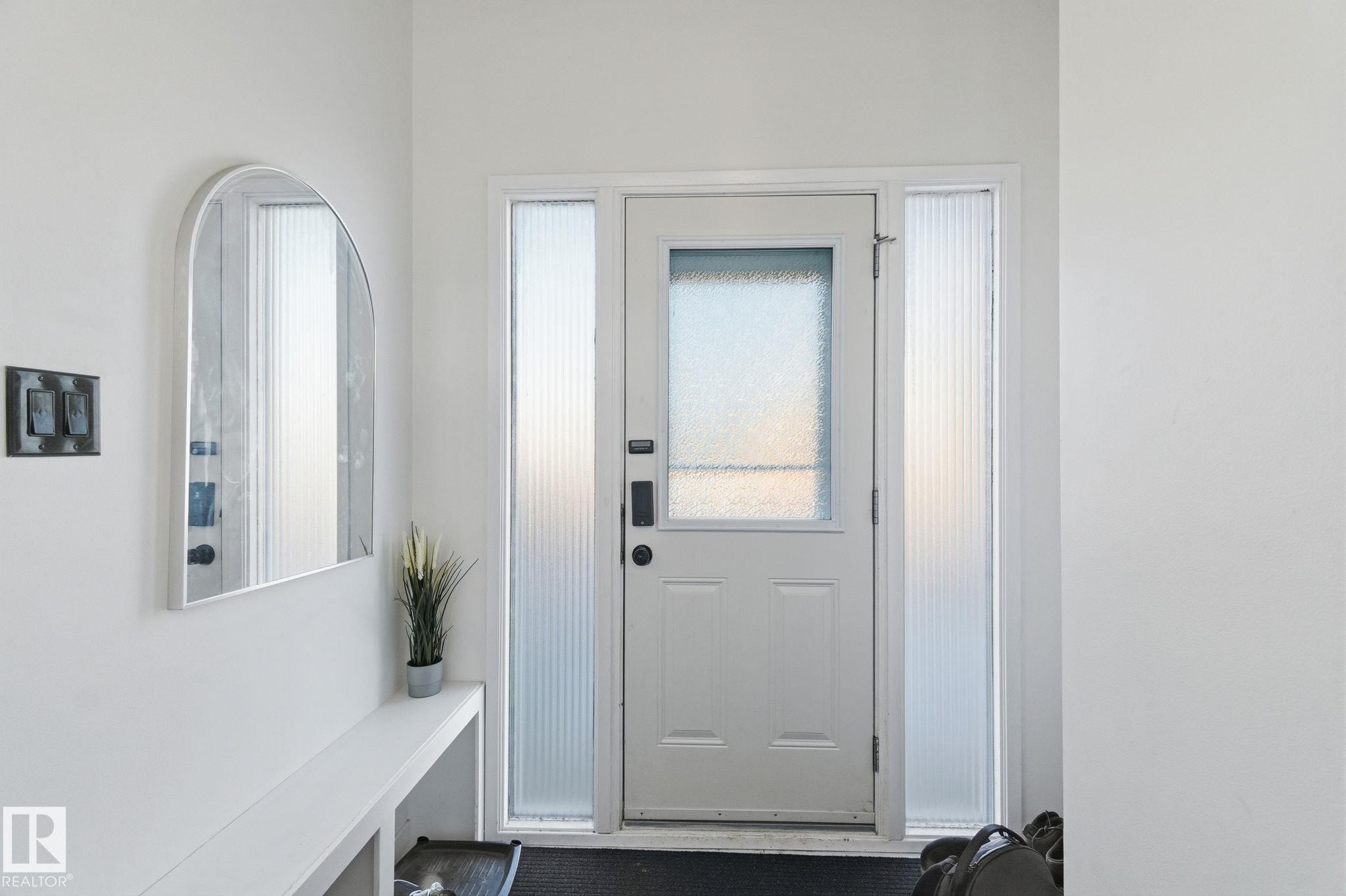 8043 135 Avenue Nw, Edmonton, AB - Indoor Photo Showing Other Room