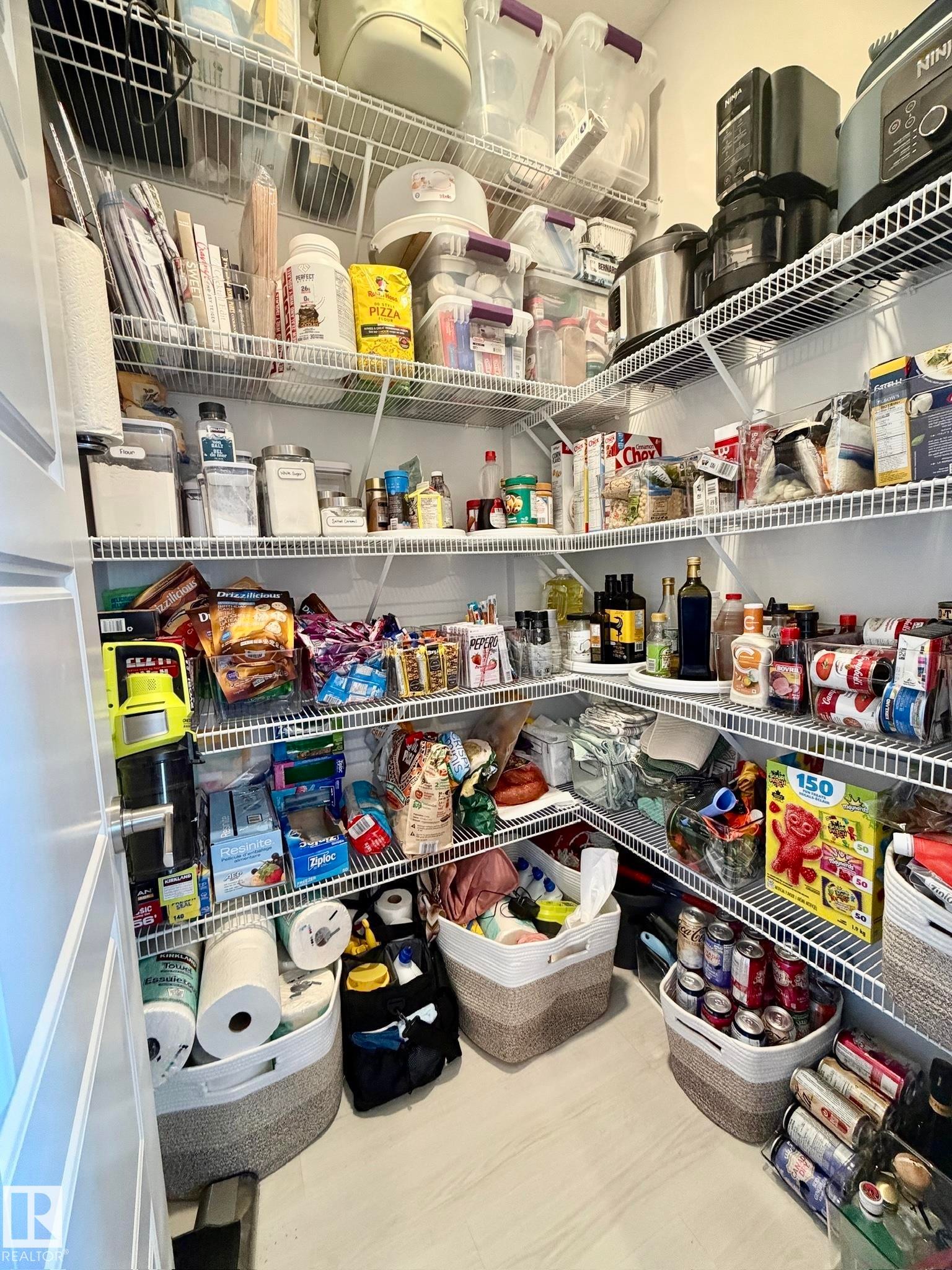 2 1010 Rabbit Hill Road, Edmonton, AB - Indoor With Storage